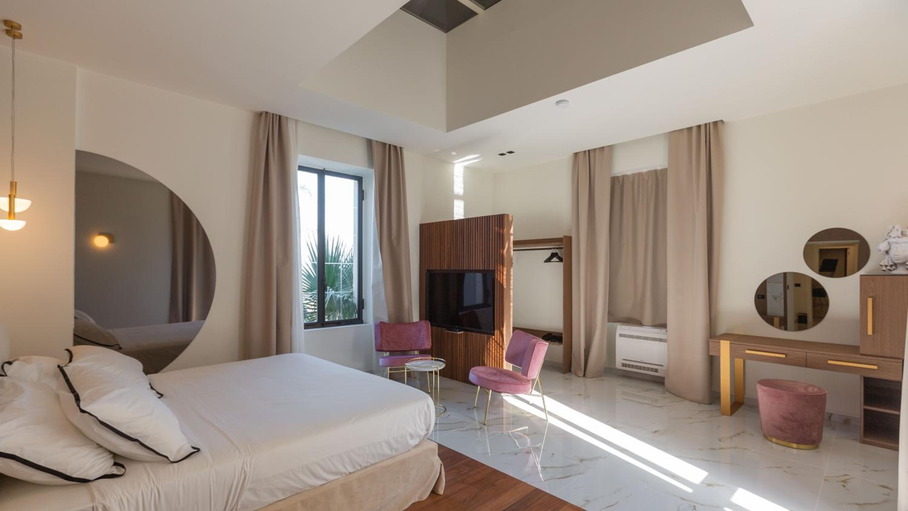 Six-Bedroom Villa 