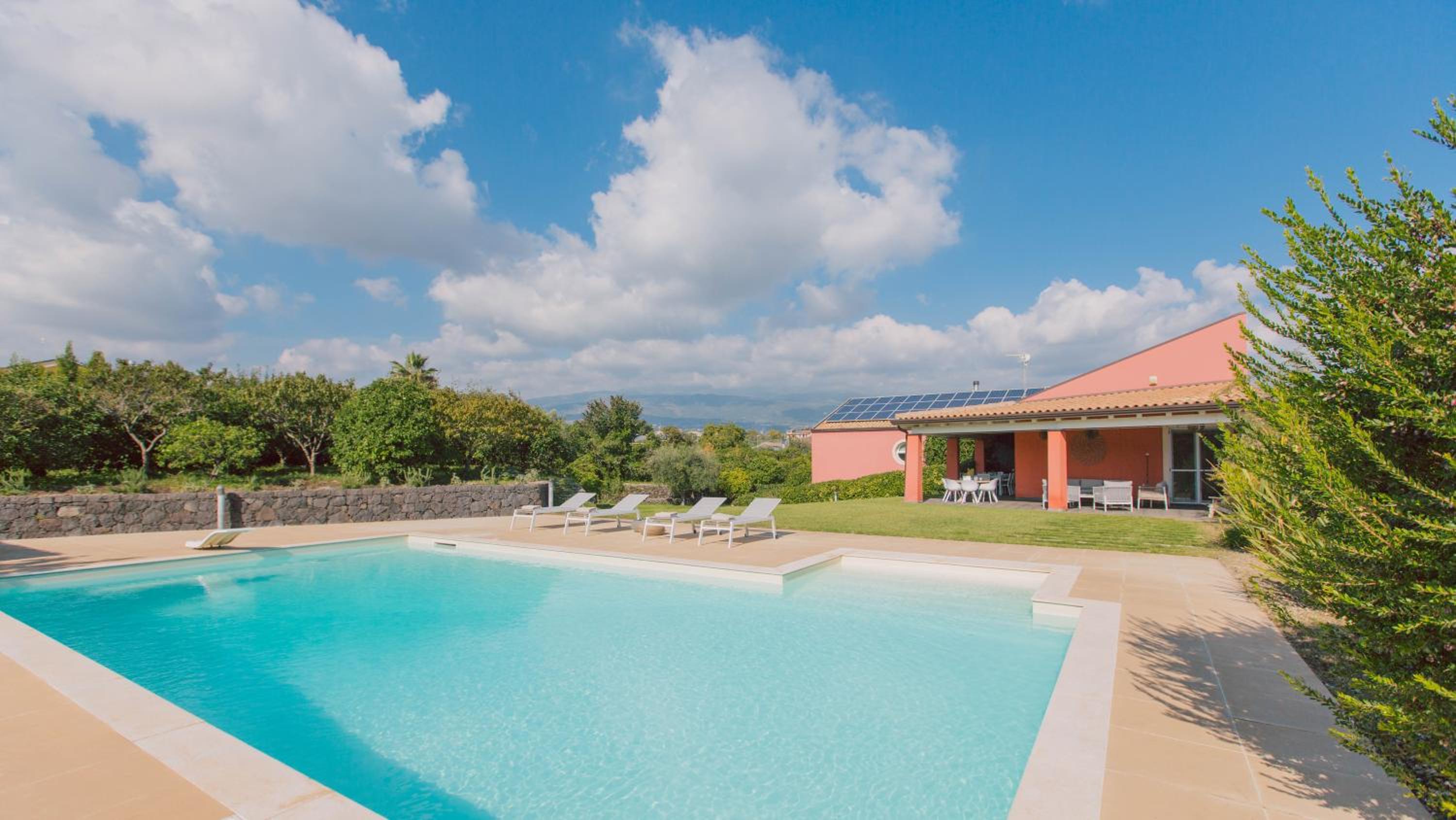 Four-Bedroom Villa photo 2