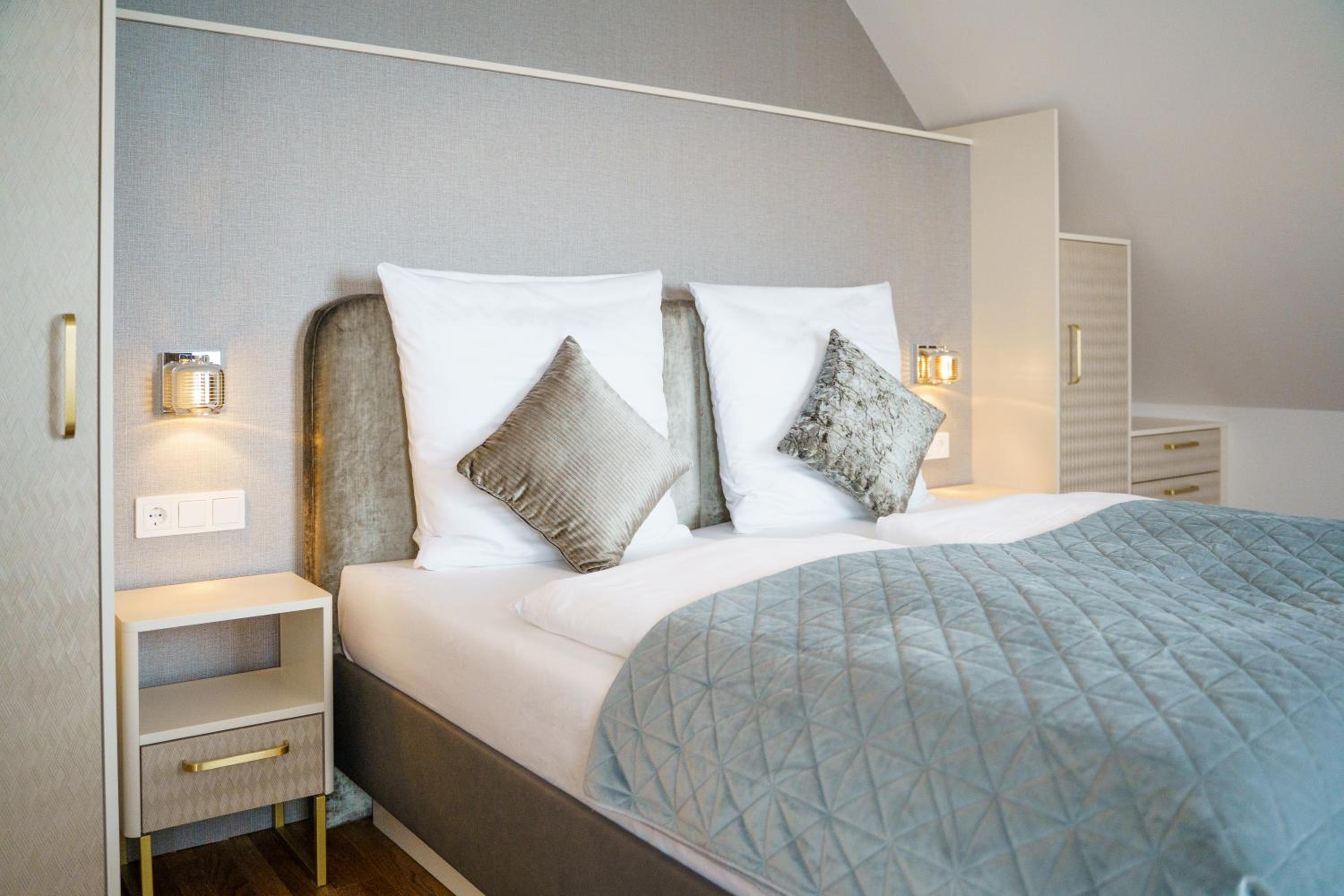 Suite with Lake View - Photo 6