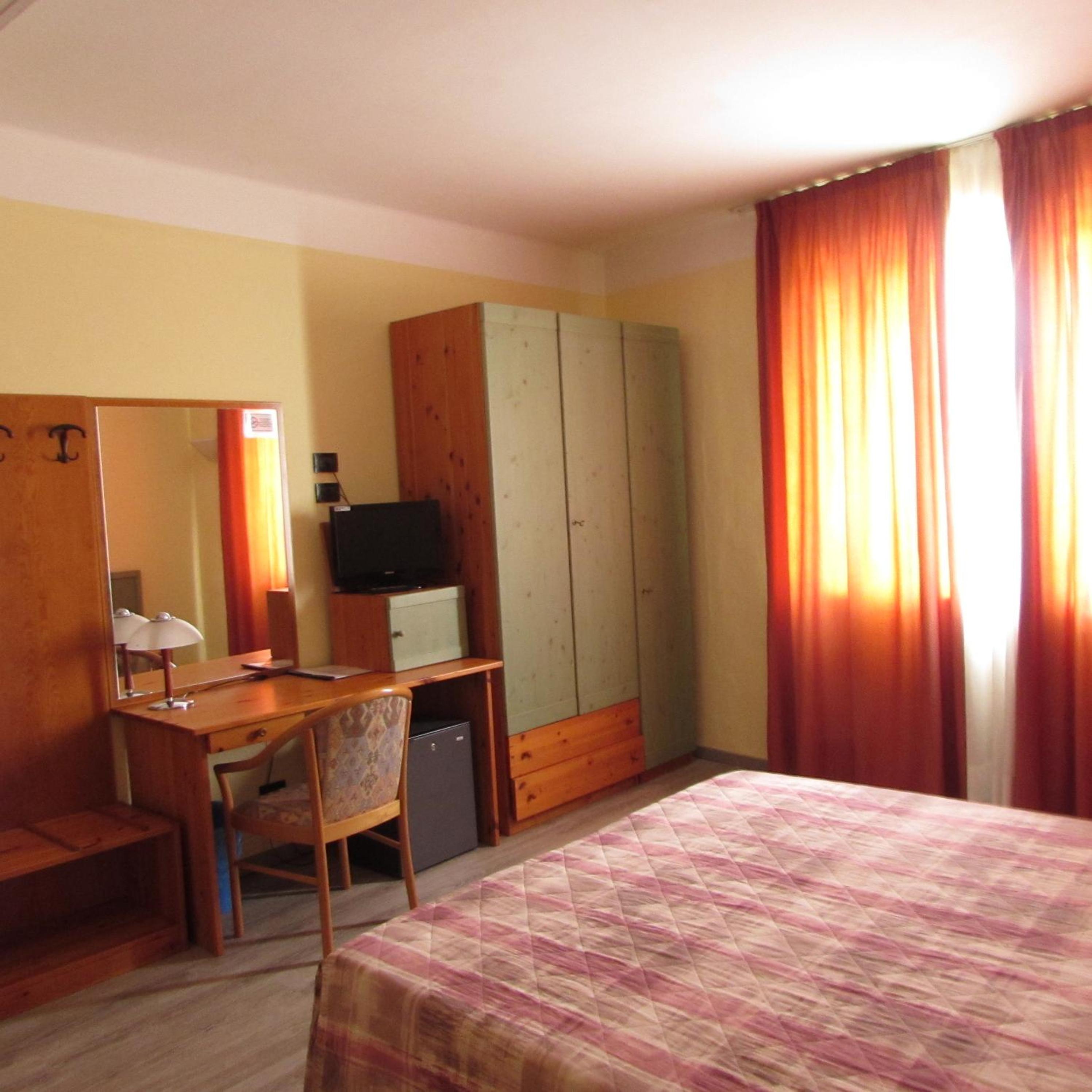 Large Single Room photo 3