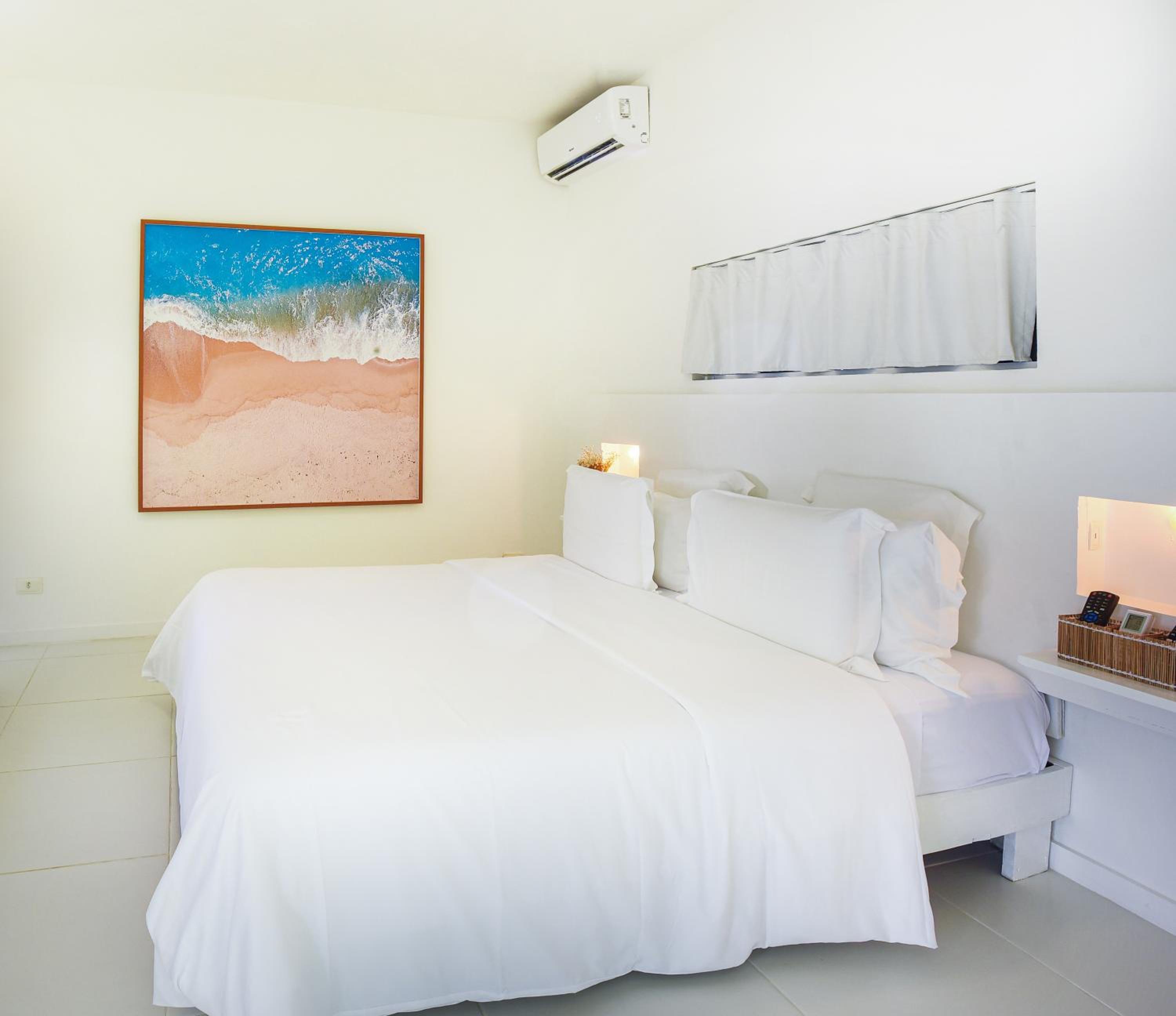 King Suite with Balcony - Photo 3