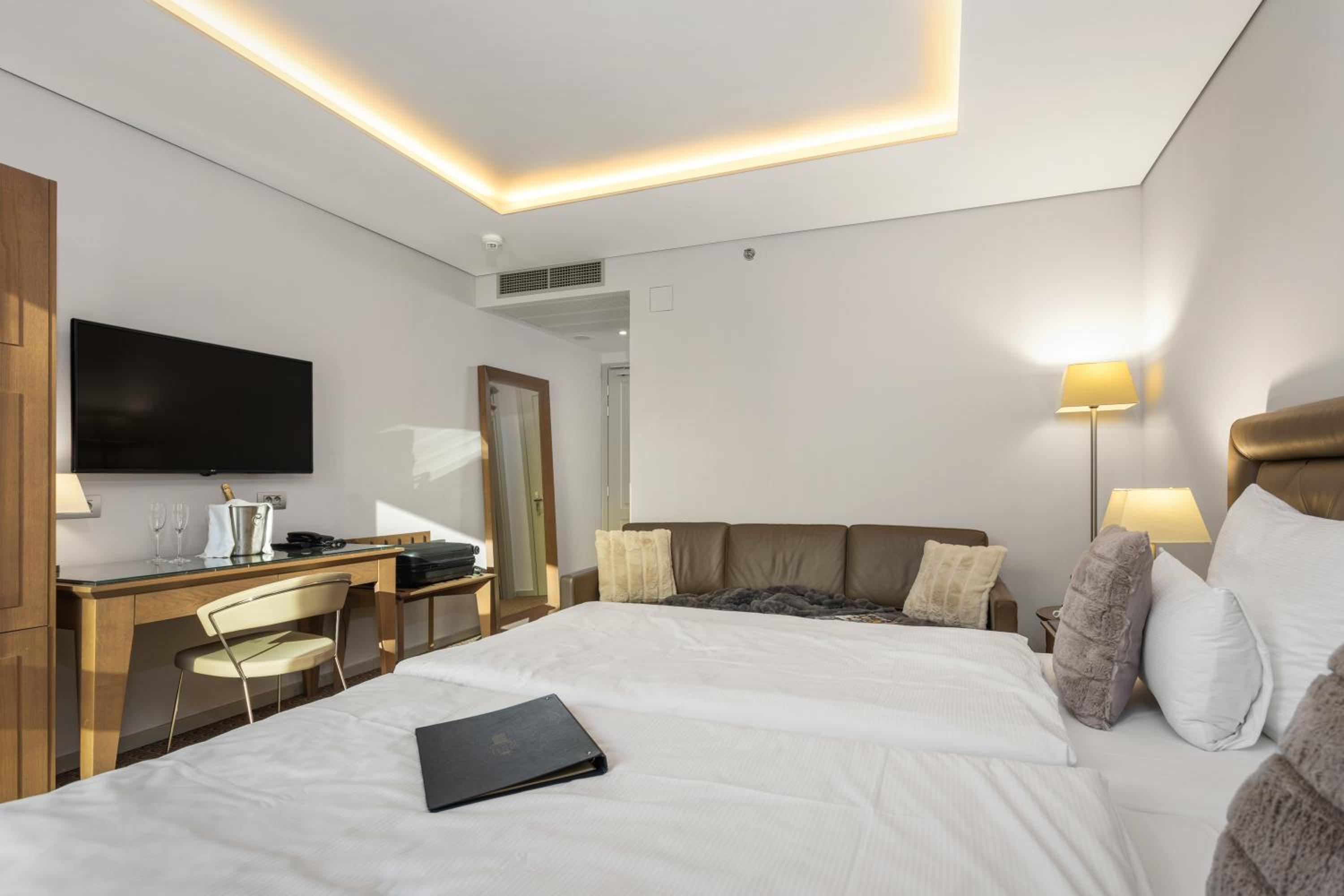 Superior Double with Sofa or Twin Room with Sofa