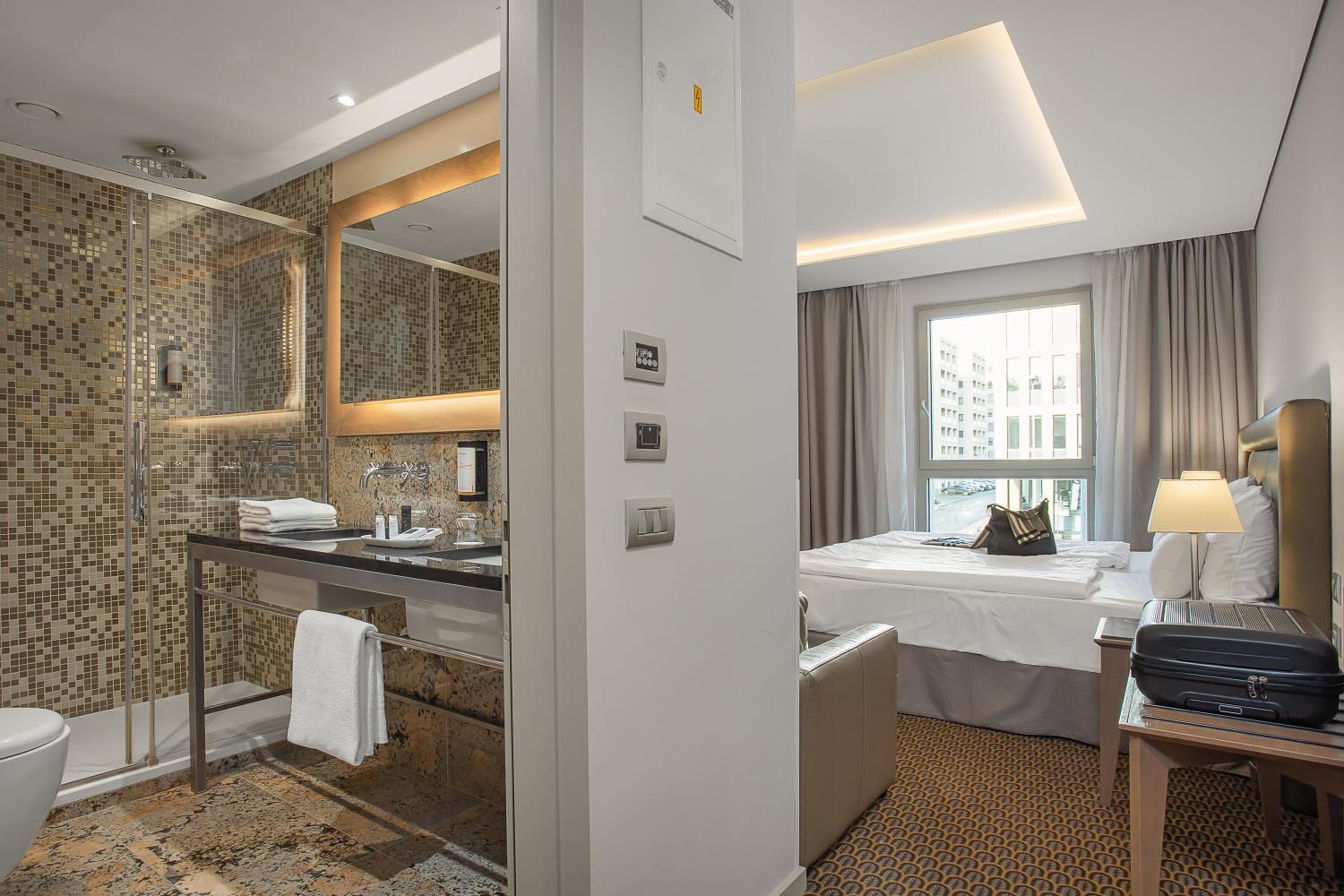 Superior Double or Twin Room - Photo 2