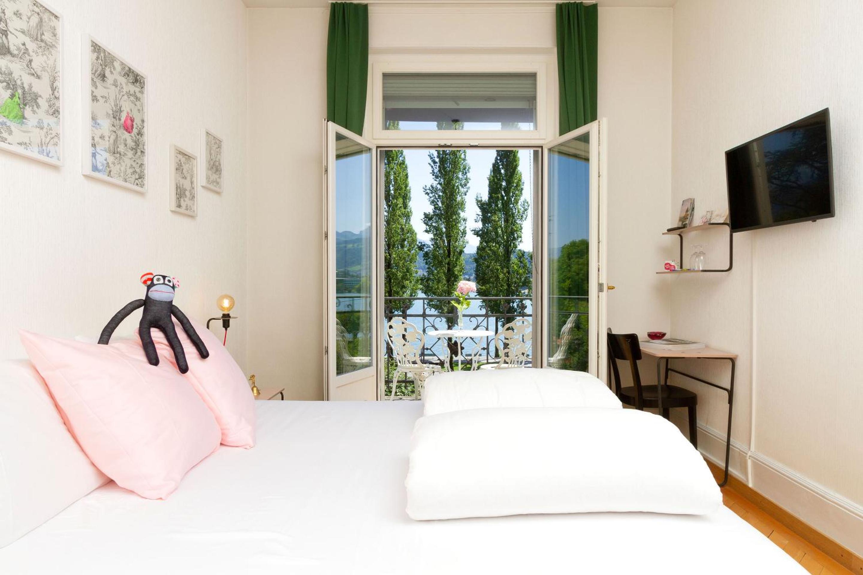 Double Room with Lake View photo 3