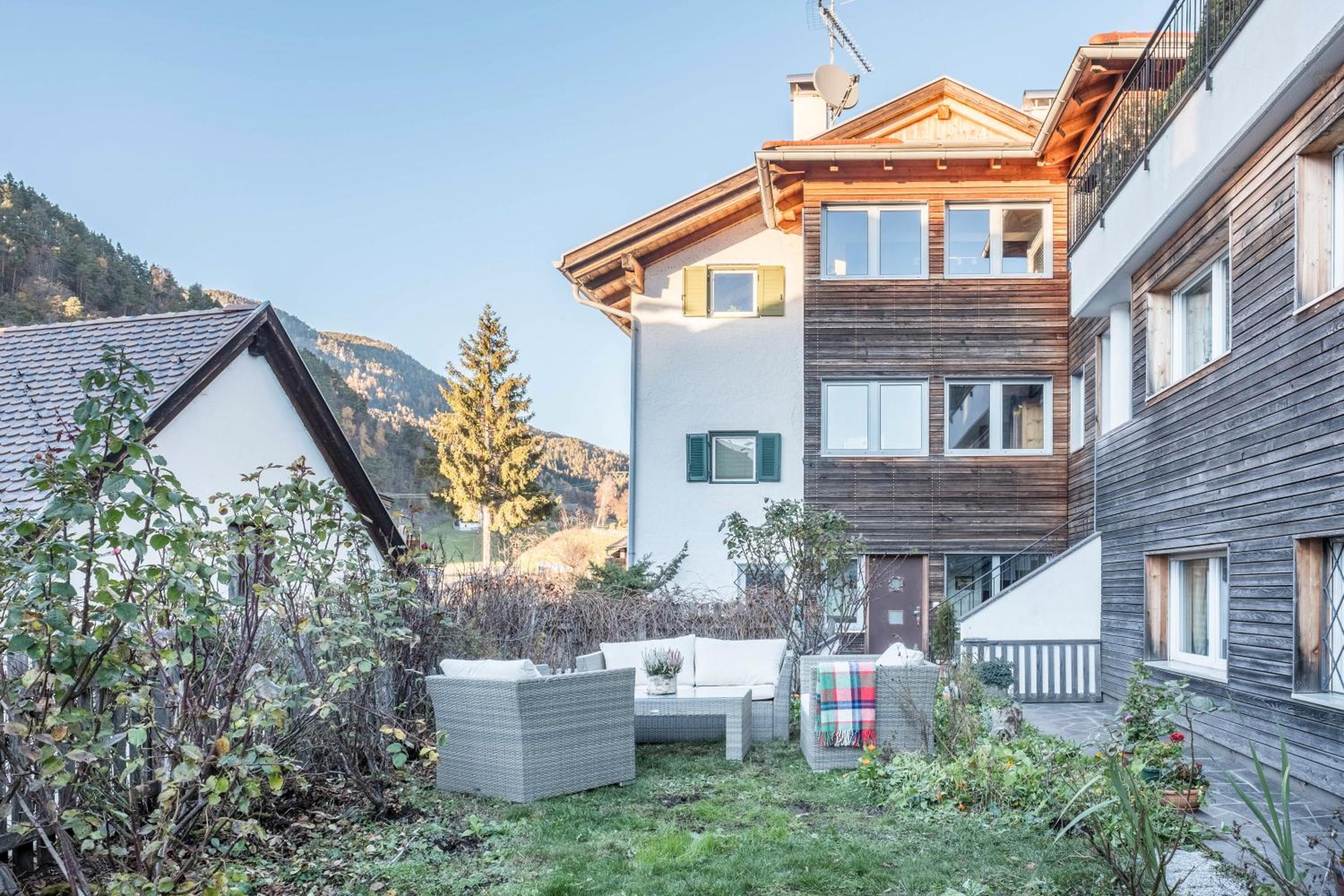 One-Bedroom Apartment with Garden View photo 2