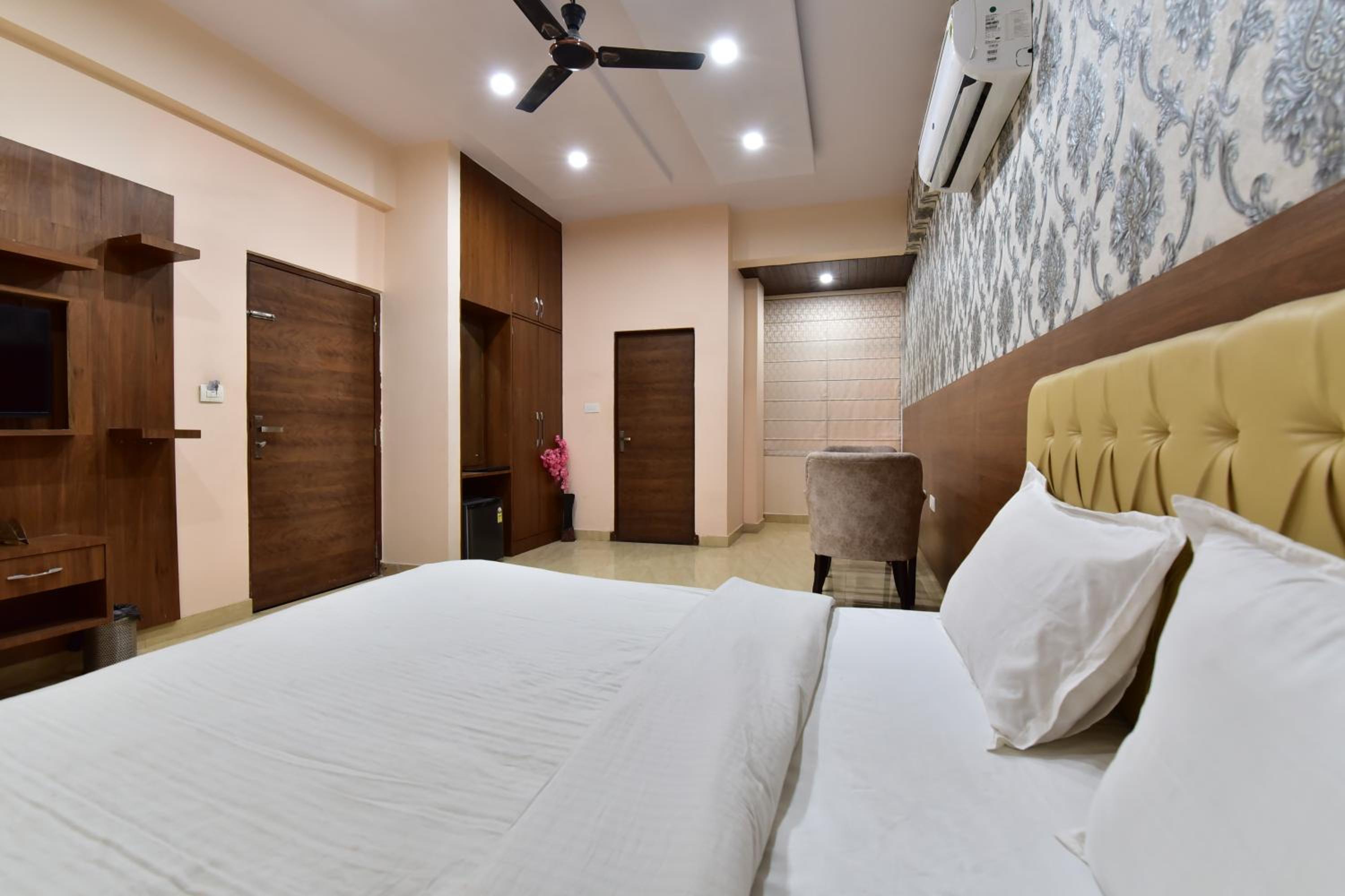 Deluxe Double Room - Photo 2