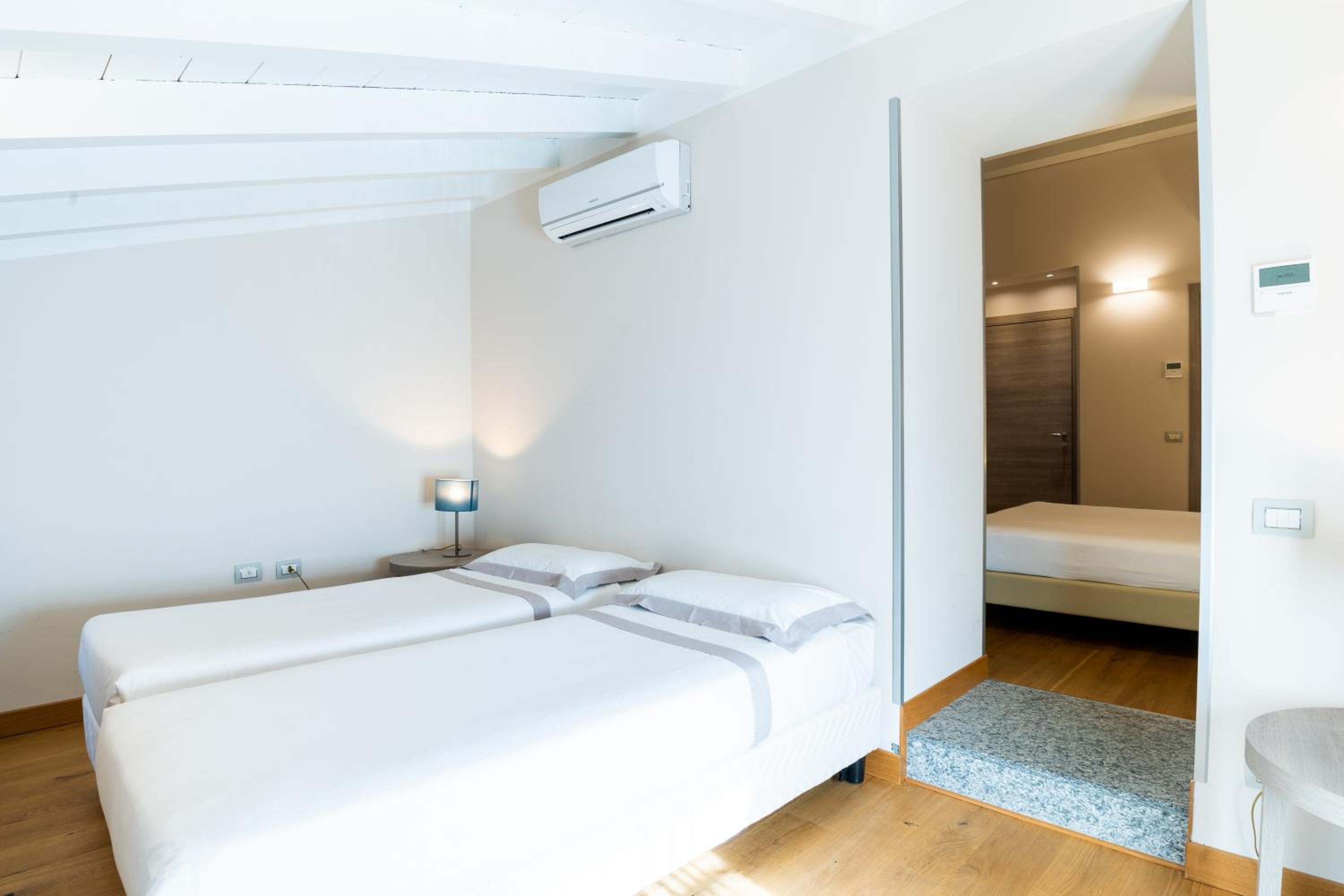 Deluxe Quadruple Room - Photo 4