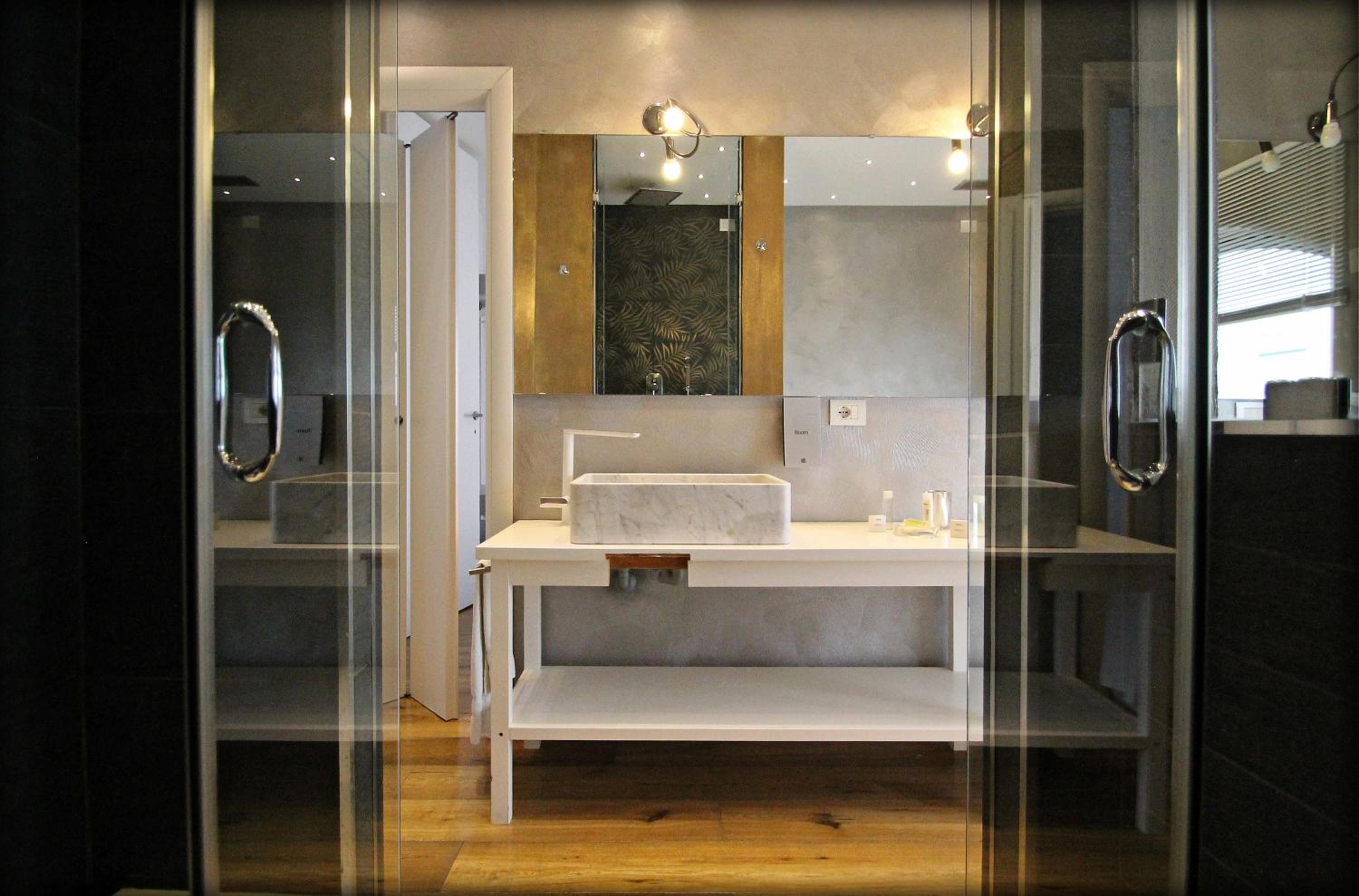 Suite with Spa Bath photo 2