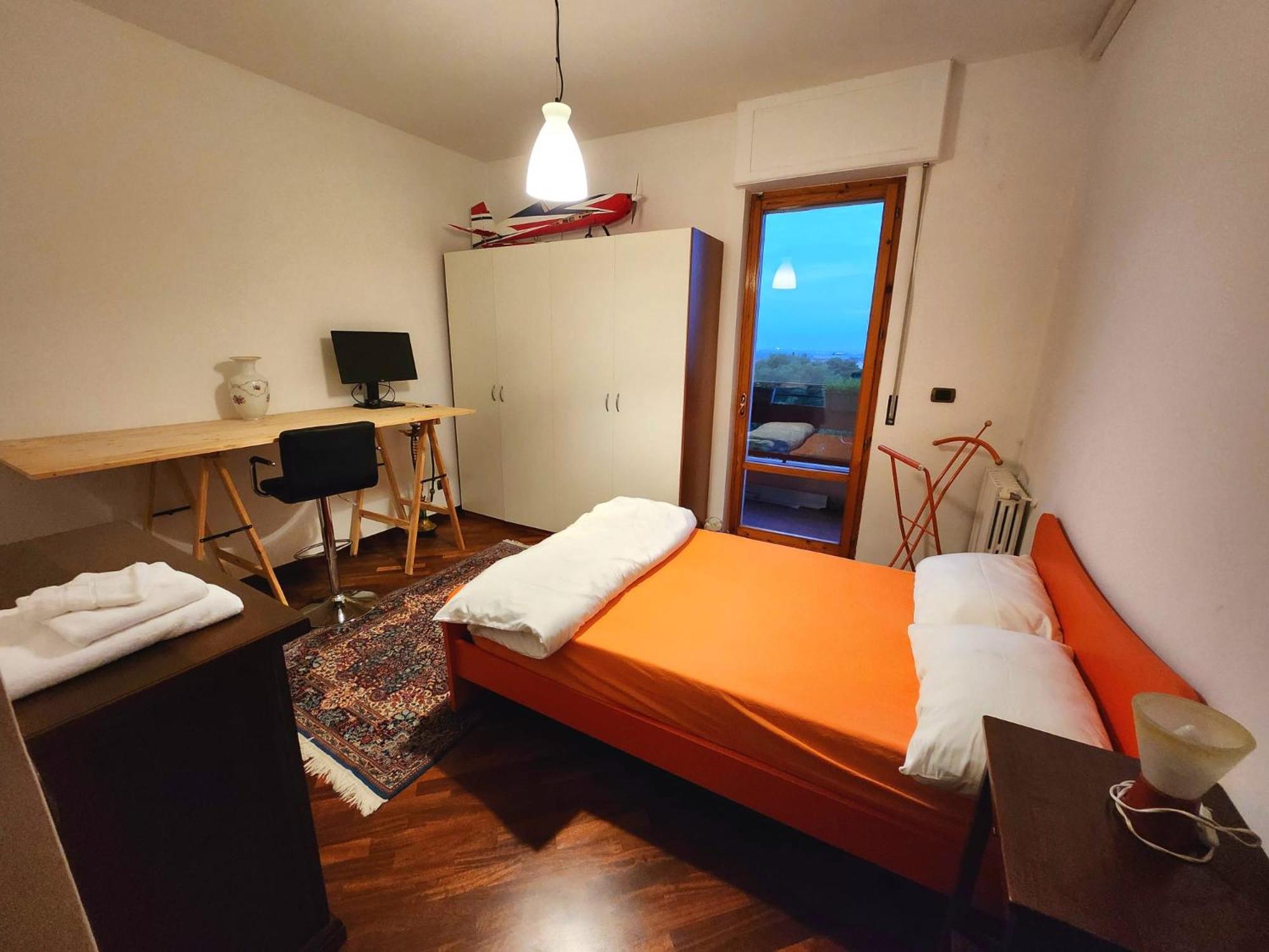 Standard Double Room with Shared Bathroom photo 3