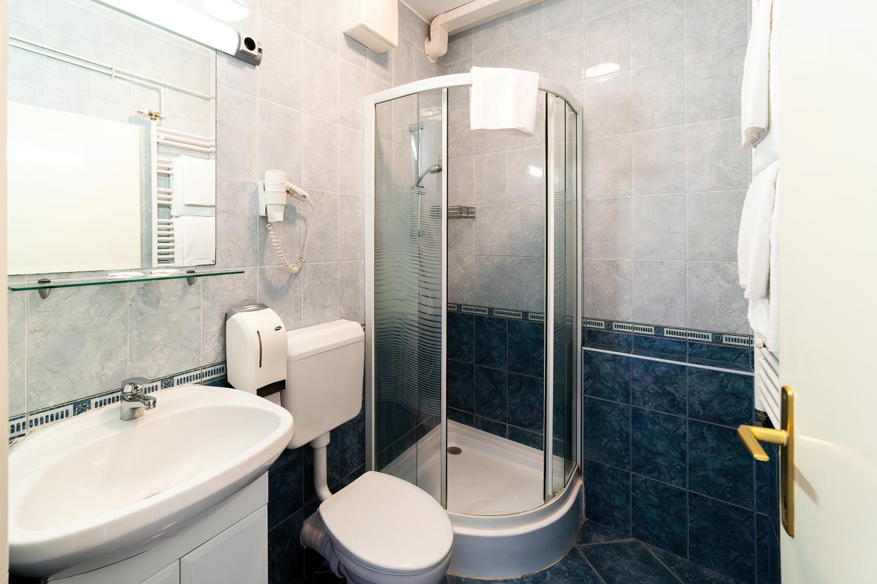 Standard Triple Room photo 3