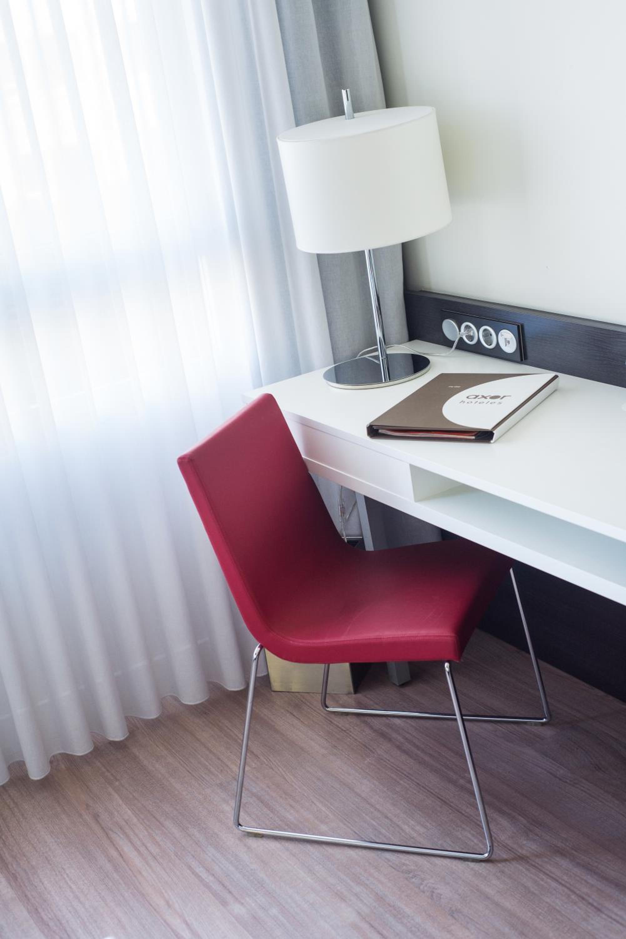 Double Room with free airport shuttle