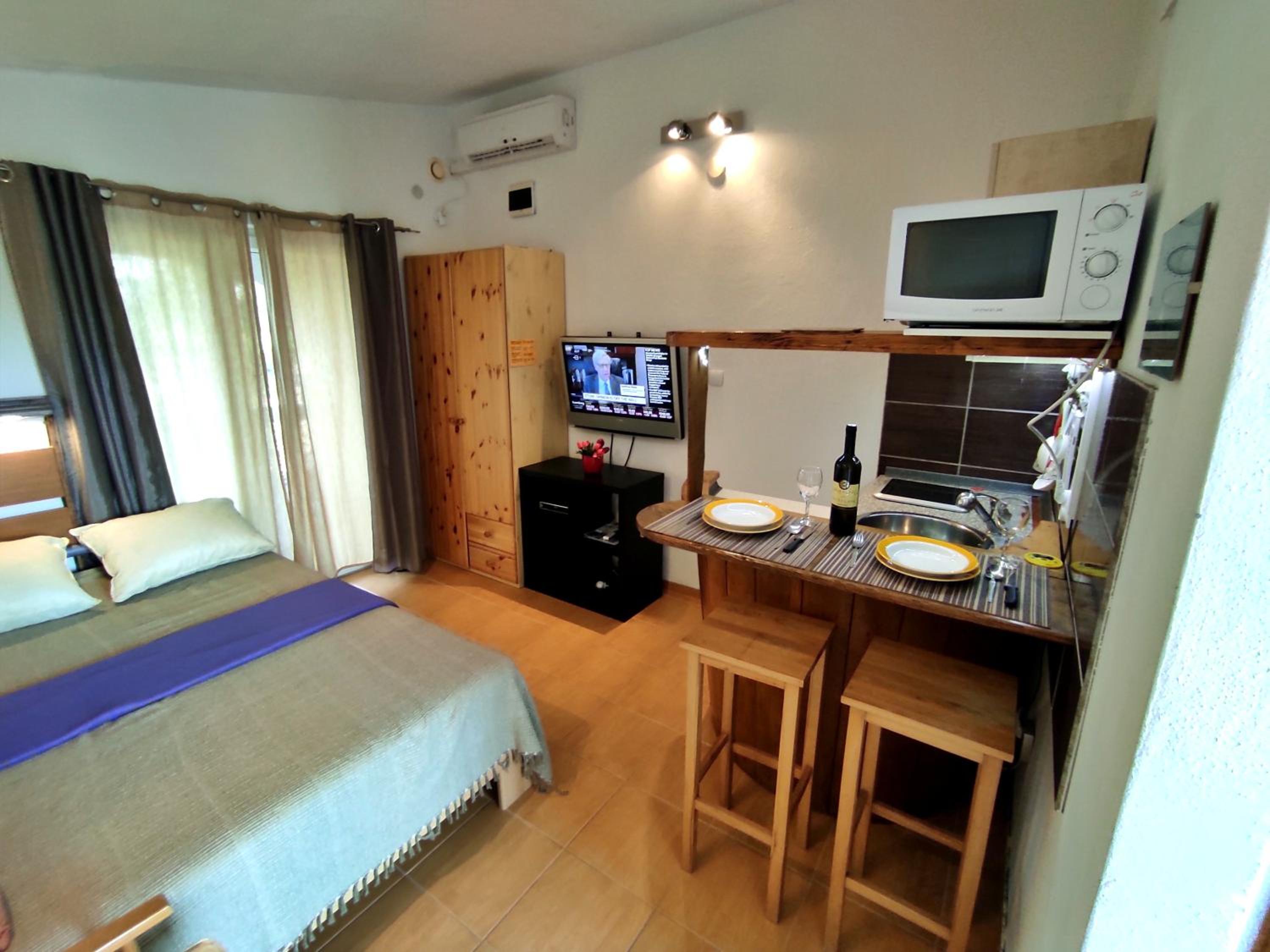 Studio Apartment photo 2