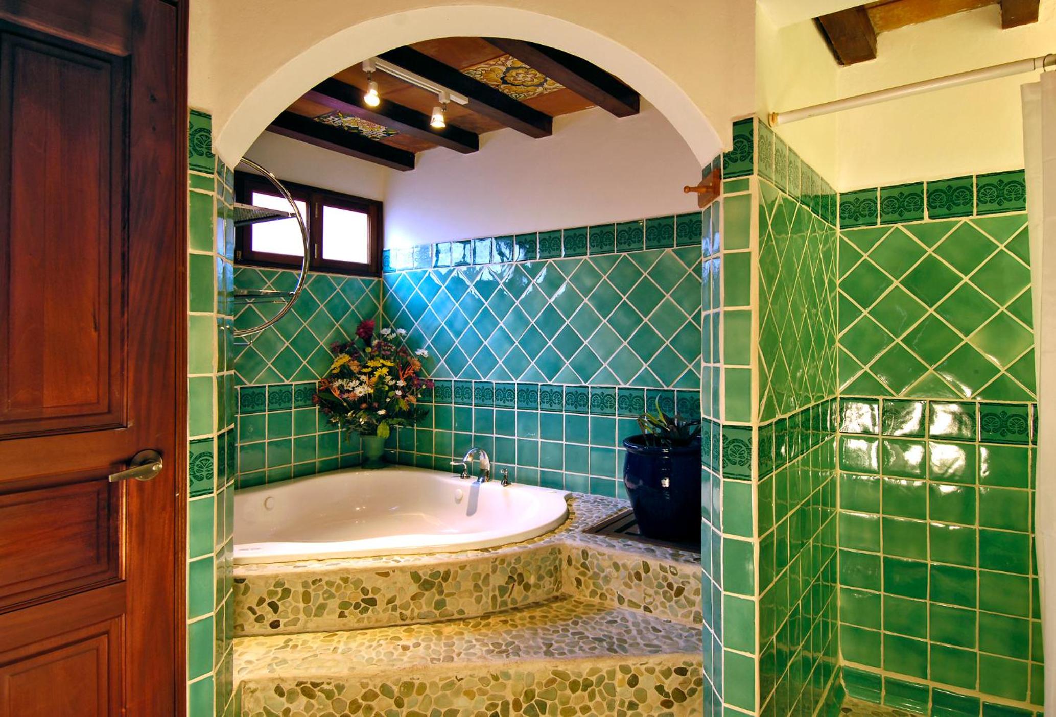 Deluxe Suite With Spa Bath