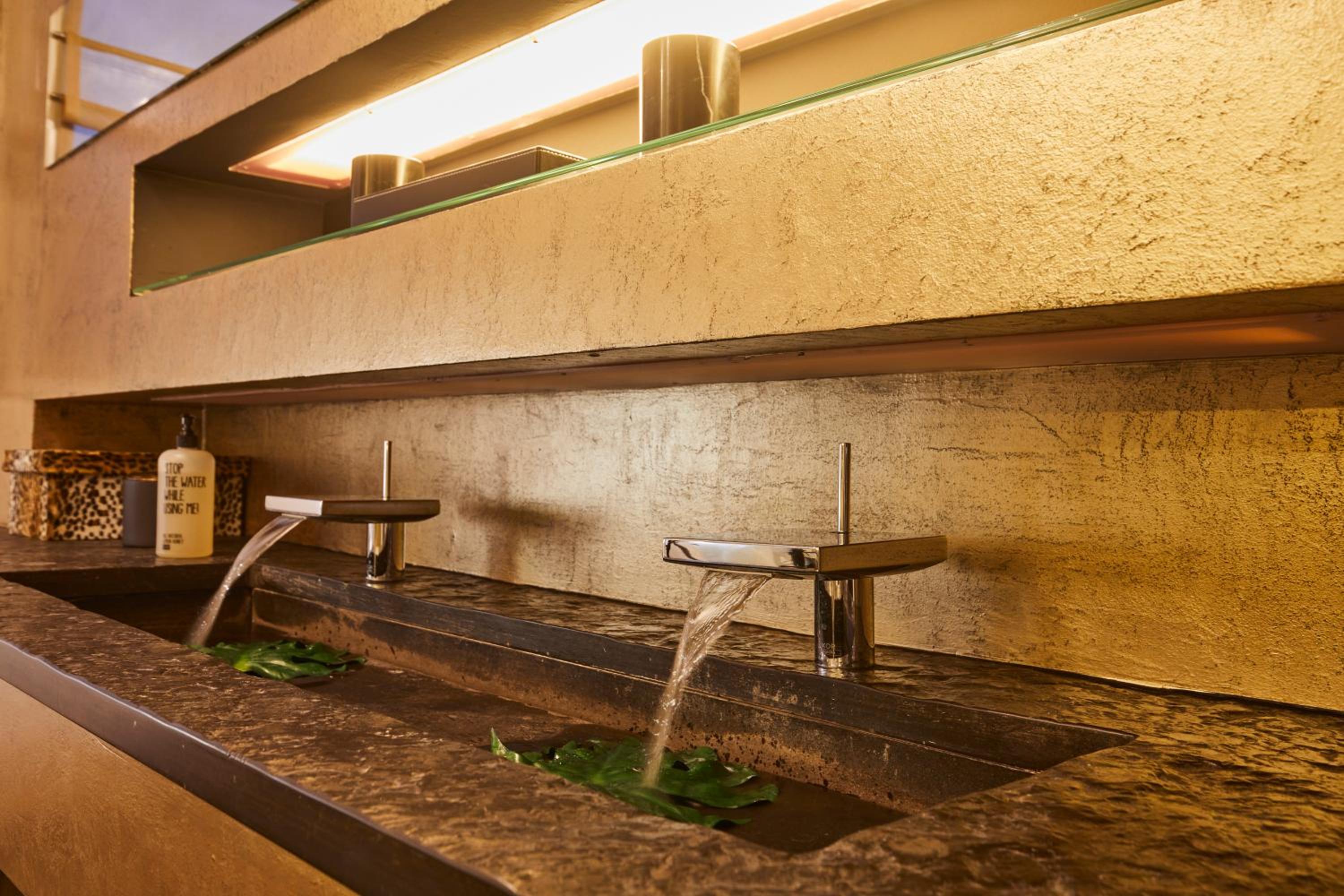 Suite with Spa Bath - Photo 5