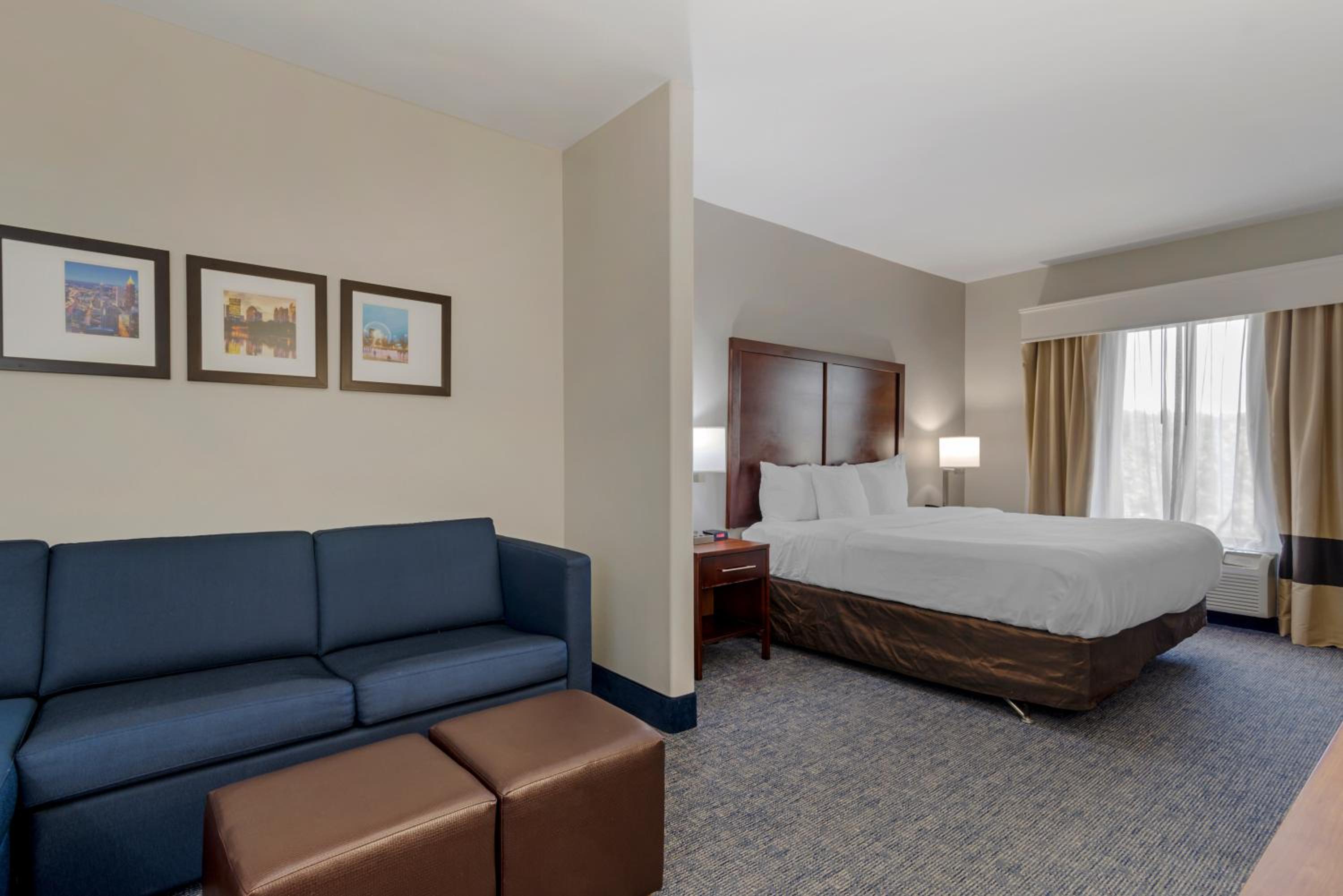 King Room - Accessible/Non-Smoking - Photo 2