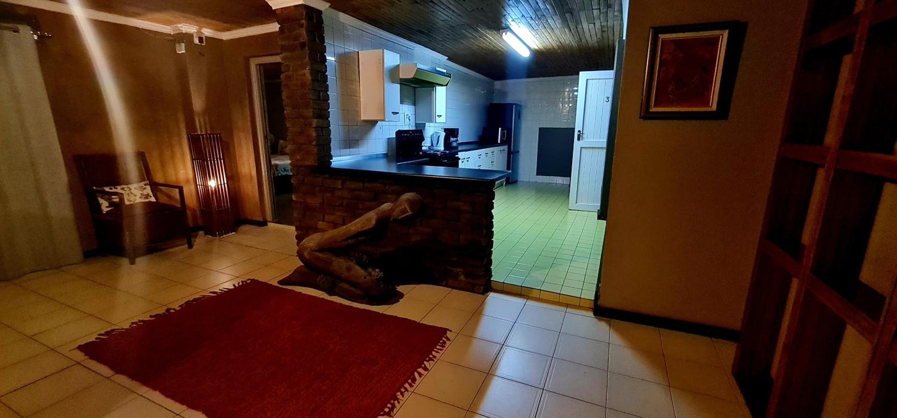 Three-Bedroom Apartment - Photo 21