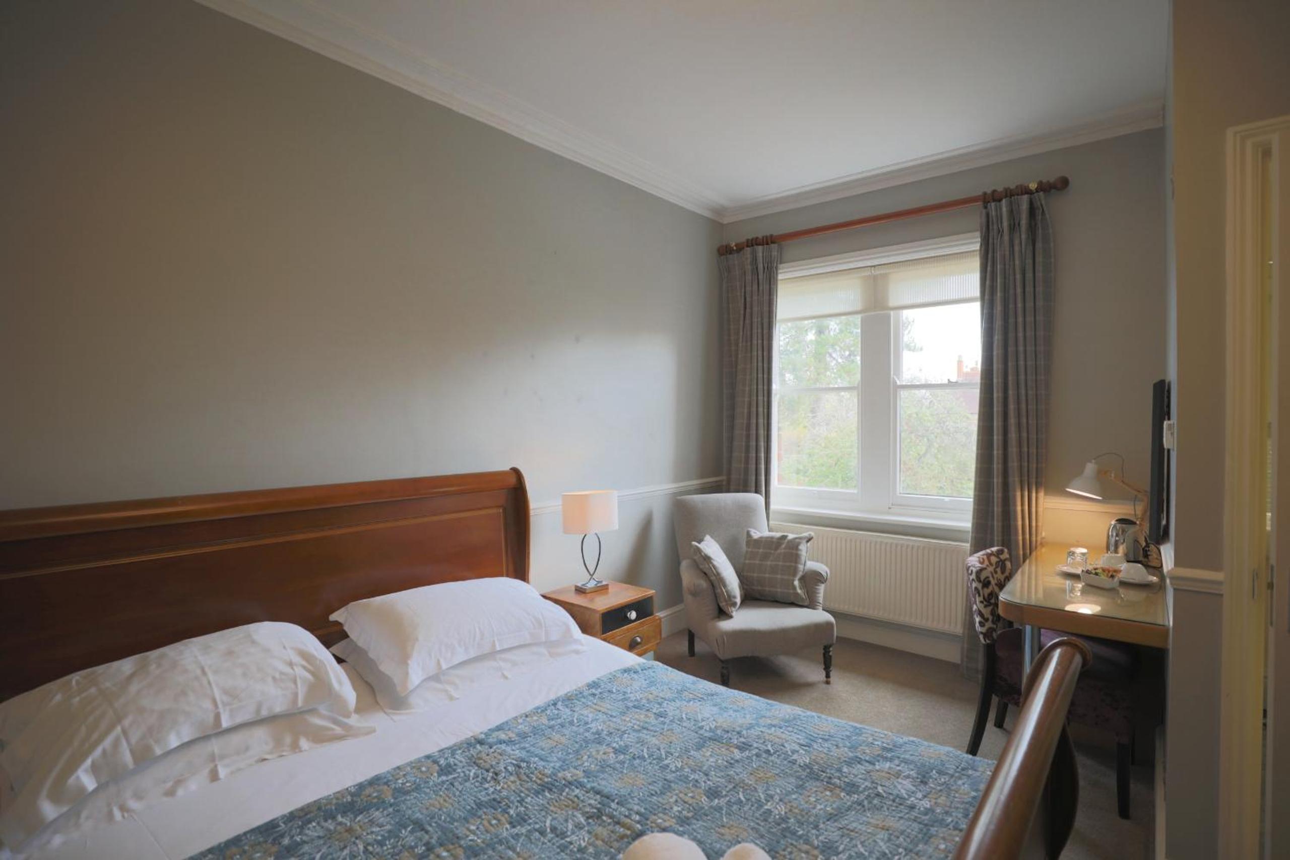 Standard King Room photo 2