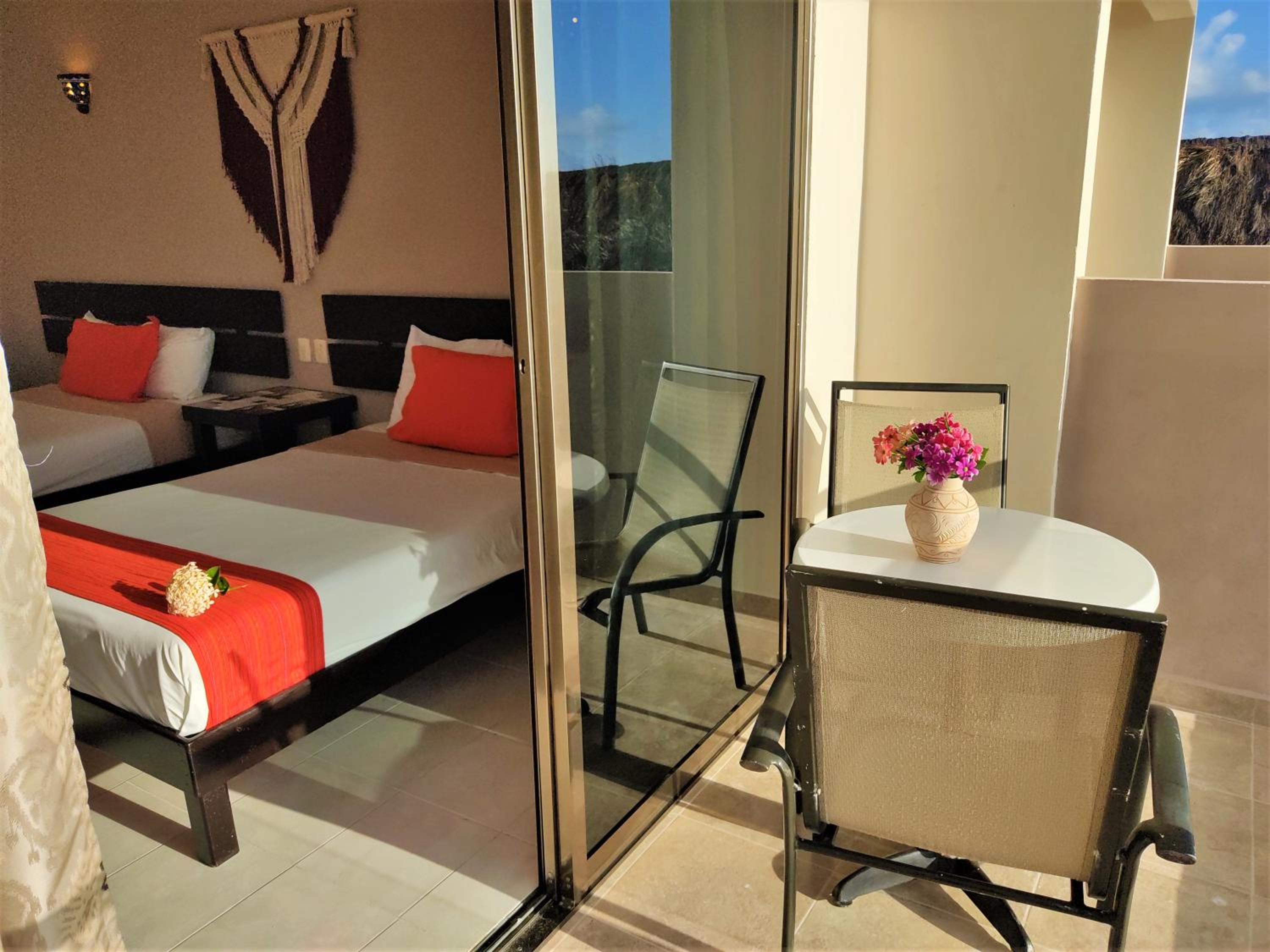 Deluxe Room - Photo 7