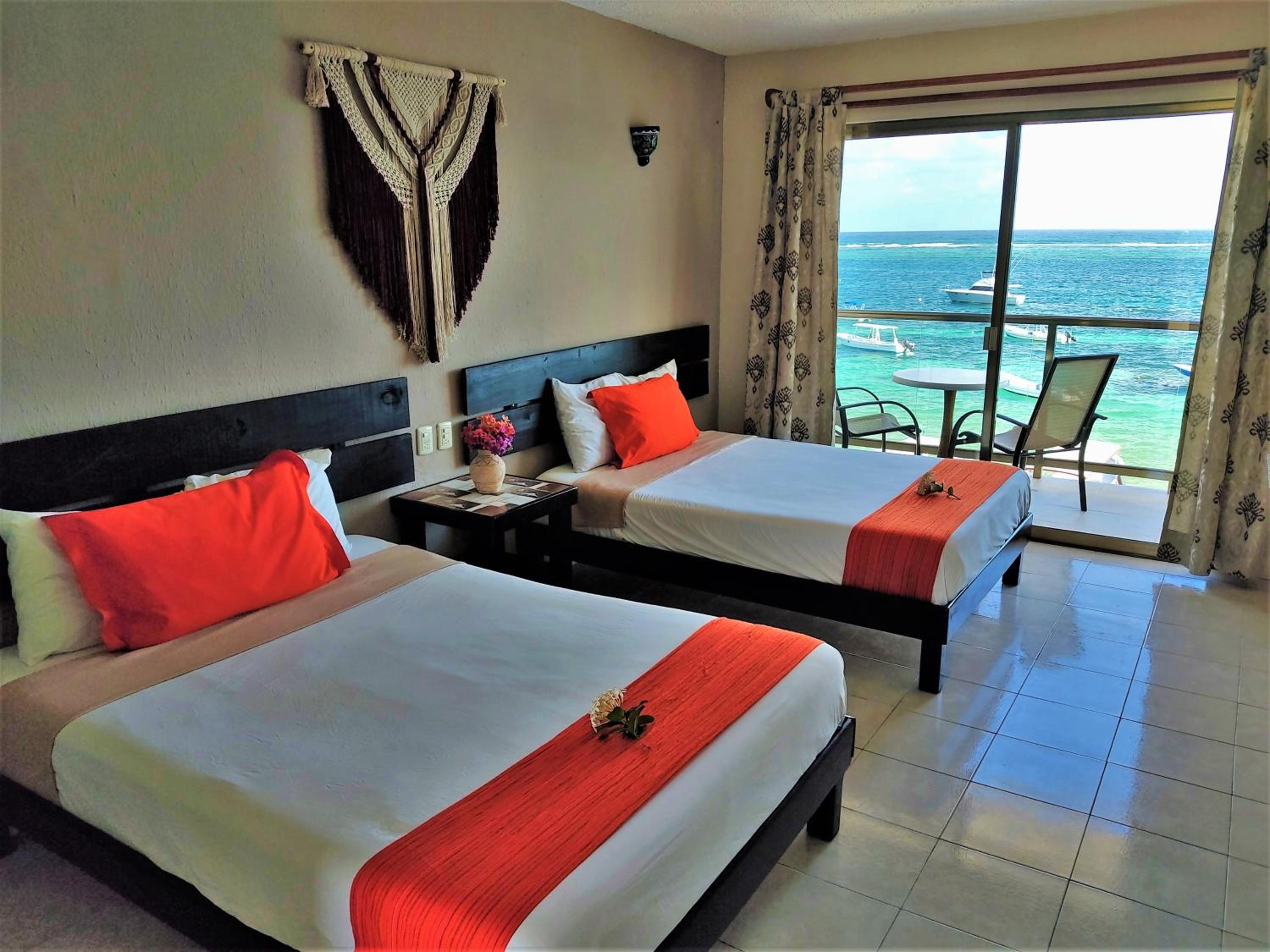 Deluxe Room - Photo 8