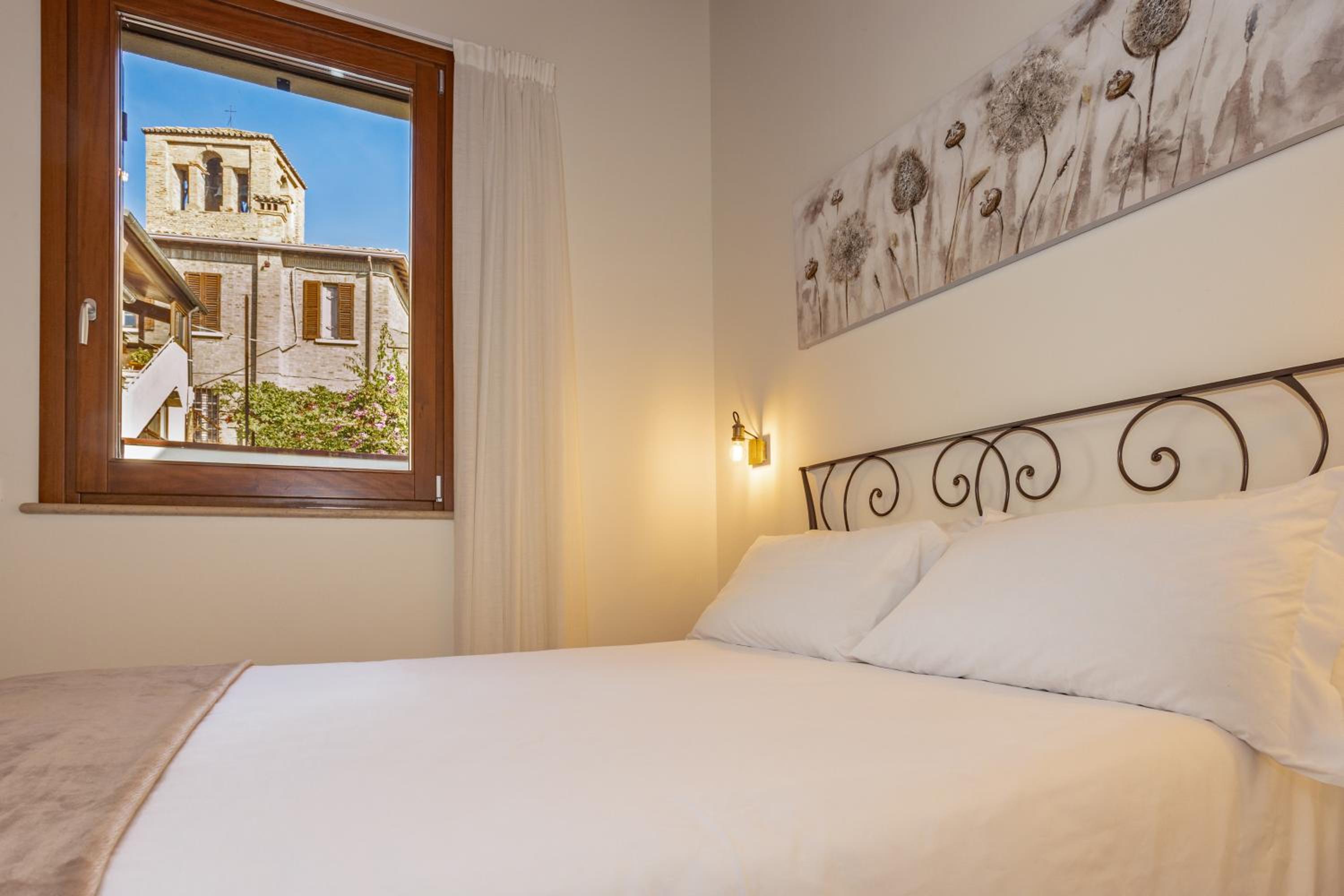Double Room with Private Bathroom photo 1