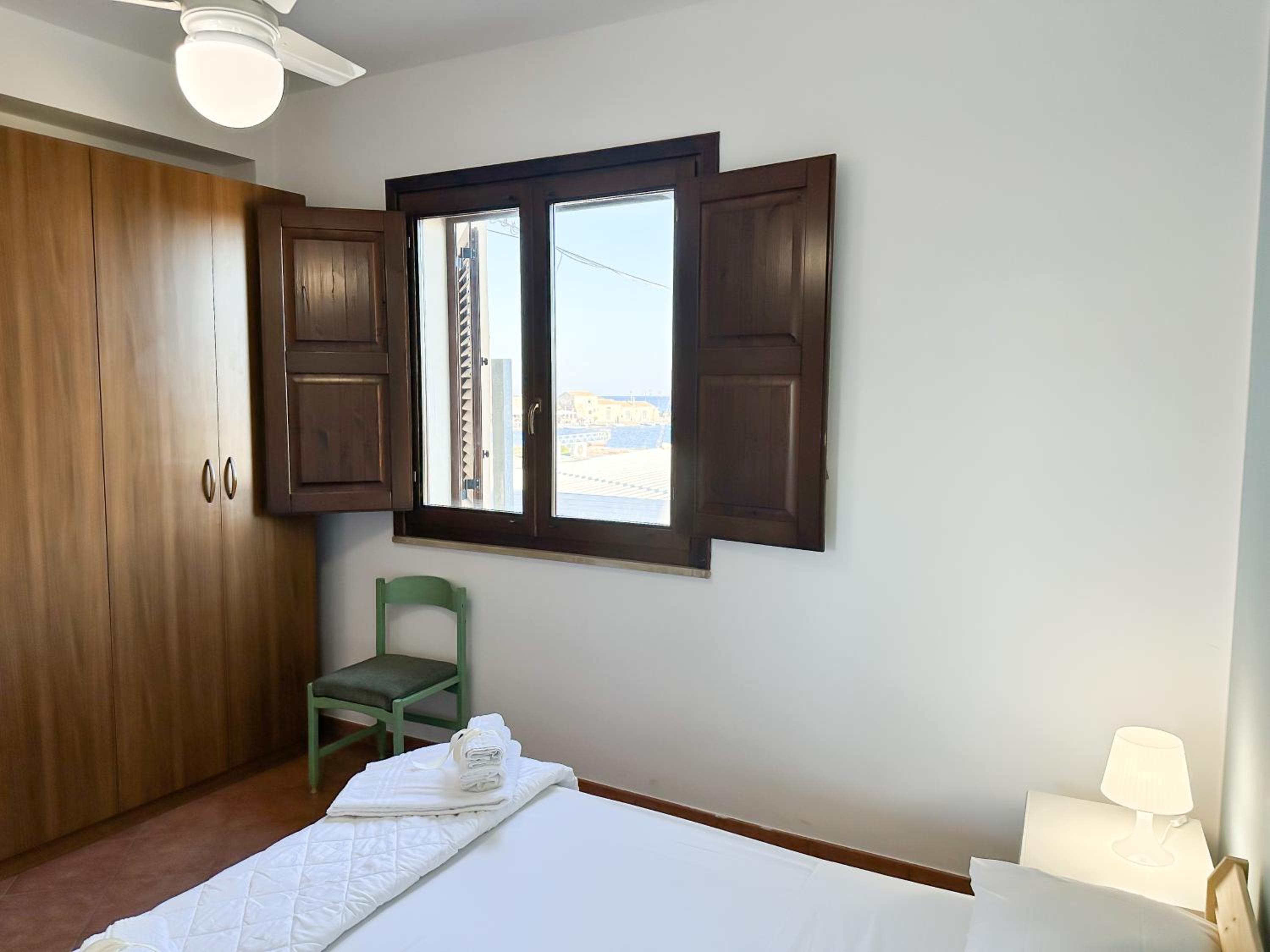 One-Bedroom Apartment - Photo 4