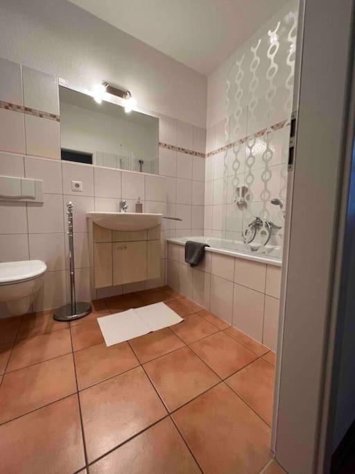 One-Bedroom Apartment photo 3