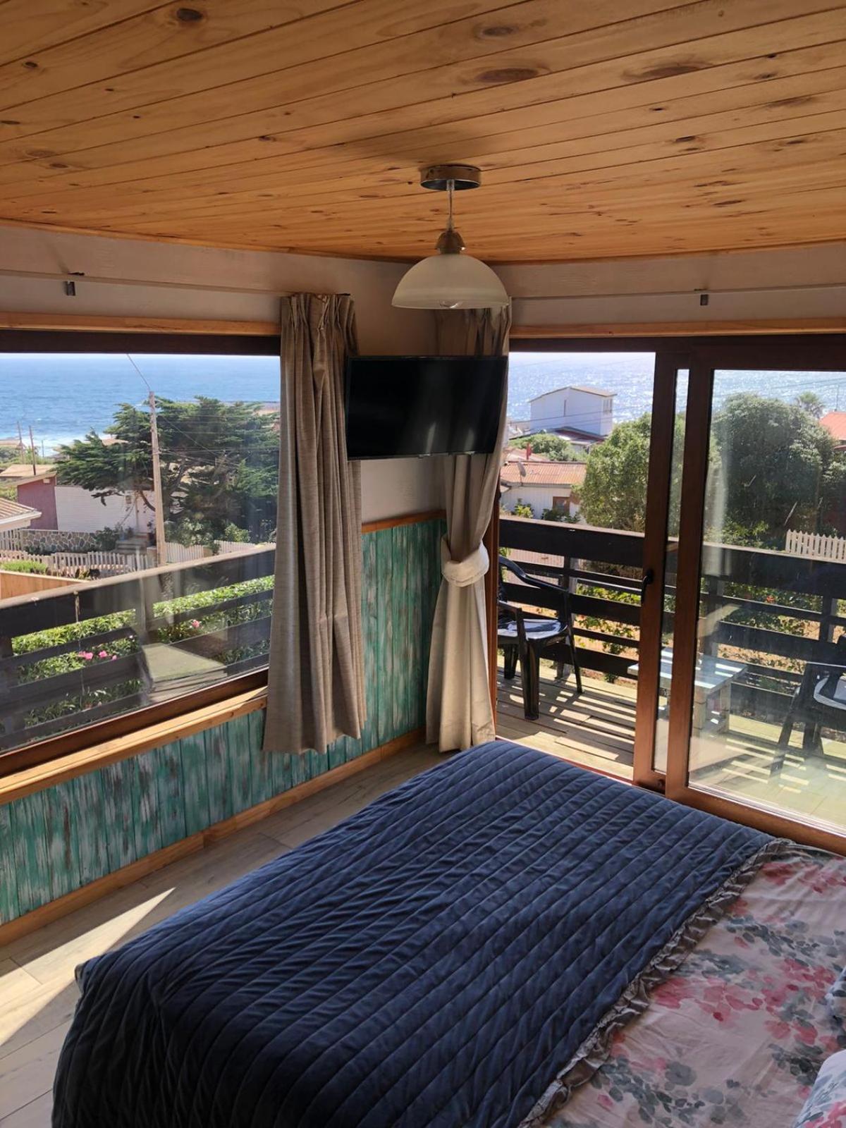 Deluxe Double Room with Balcony and Sea View photo 3