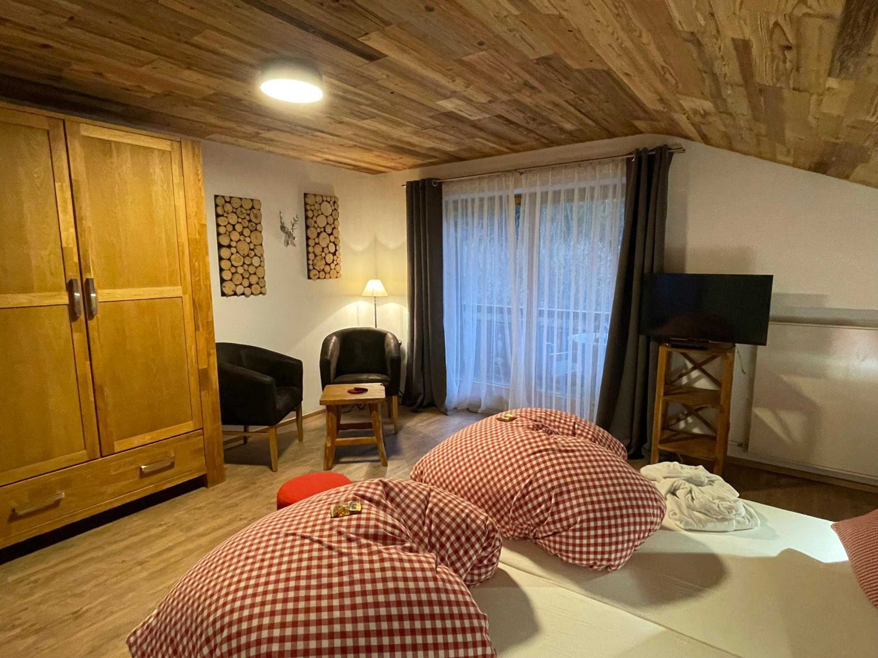 One-Room Apartment photo 3