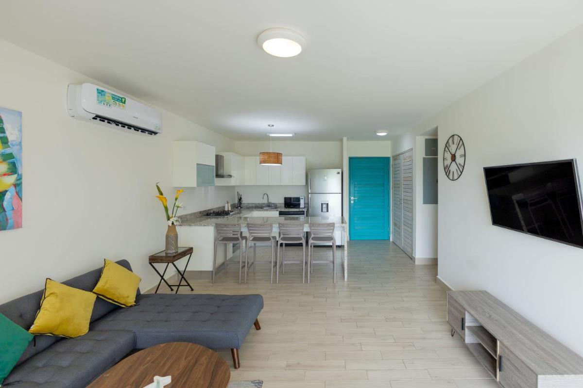 Apartment with Mountain View photo 1