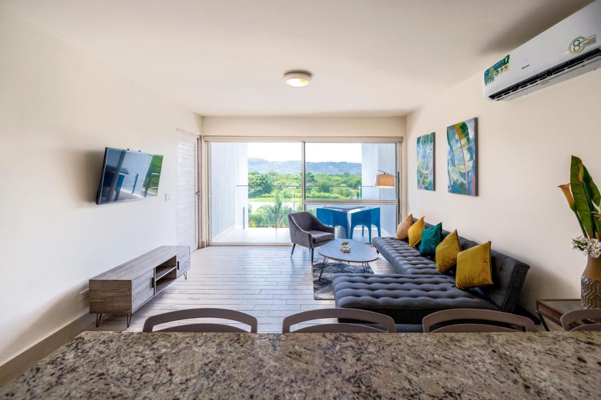 Apartment with Mountain View photo 2