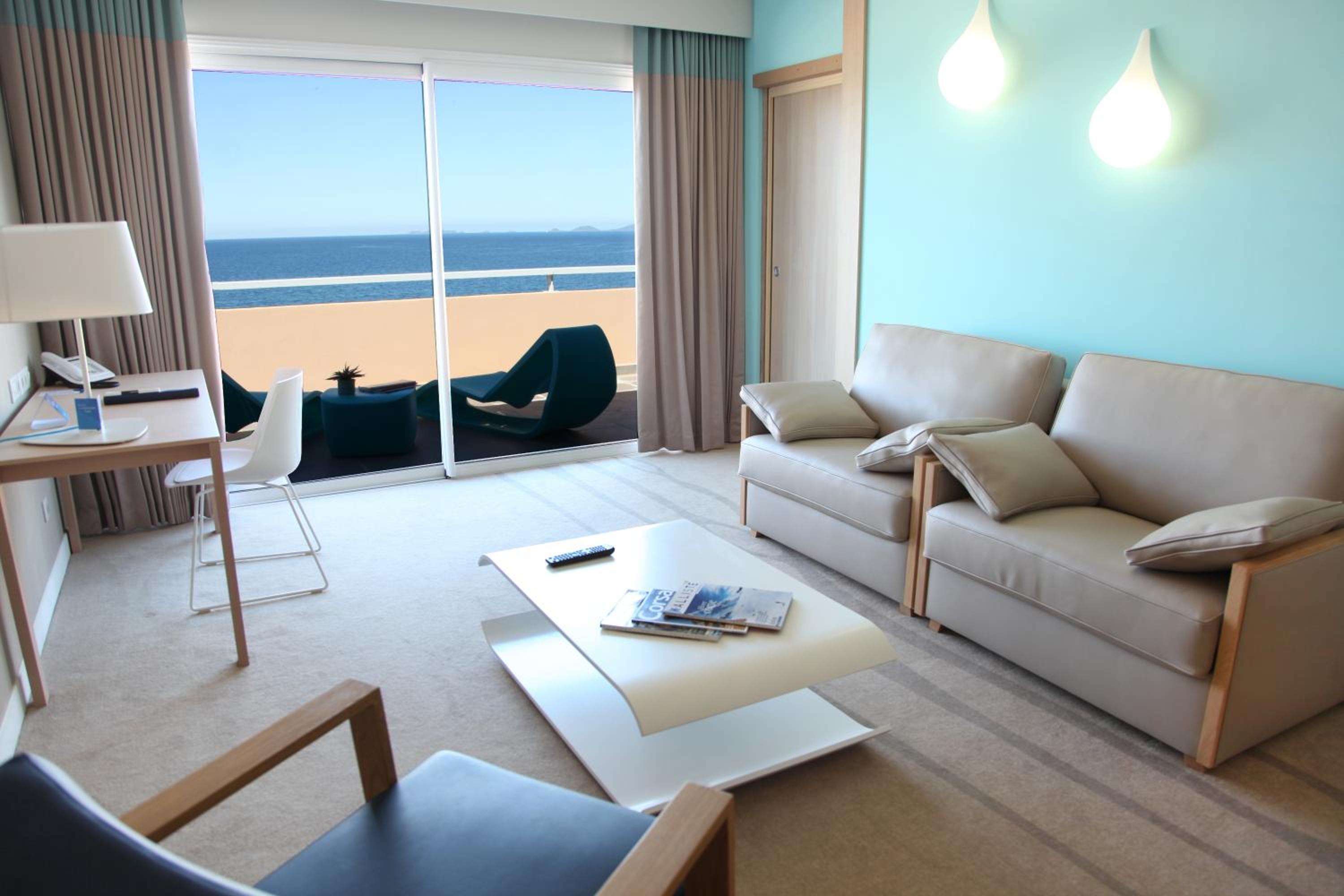 Suite - Sea View & Balcony