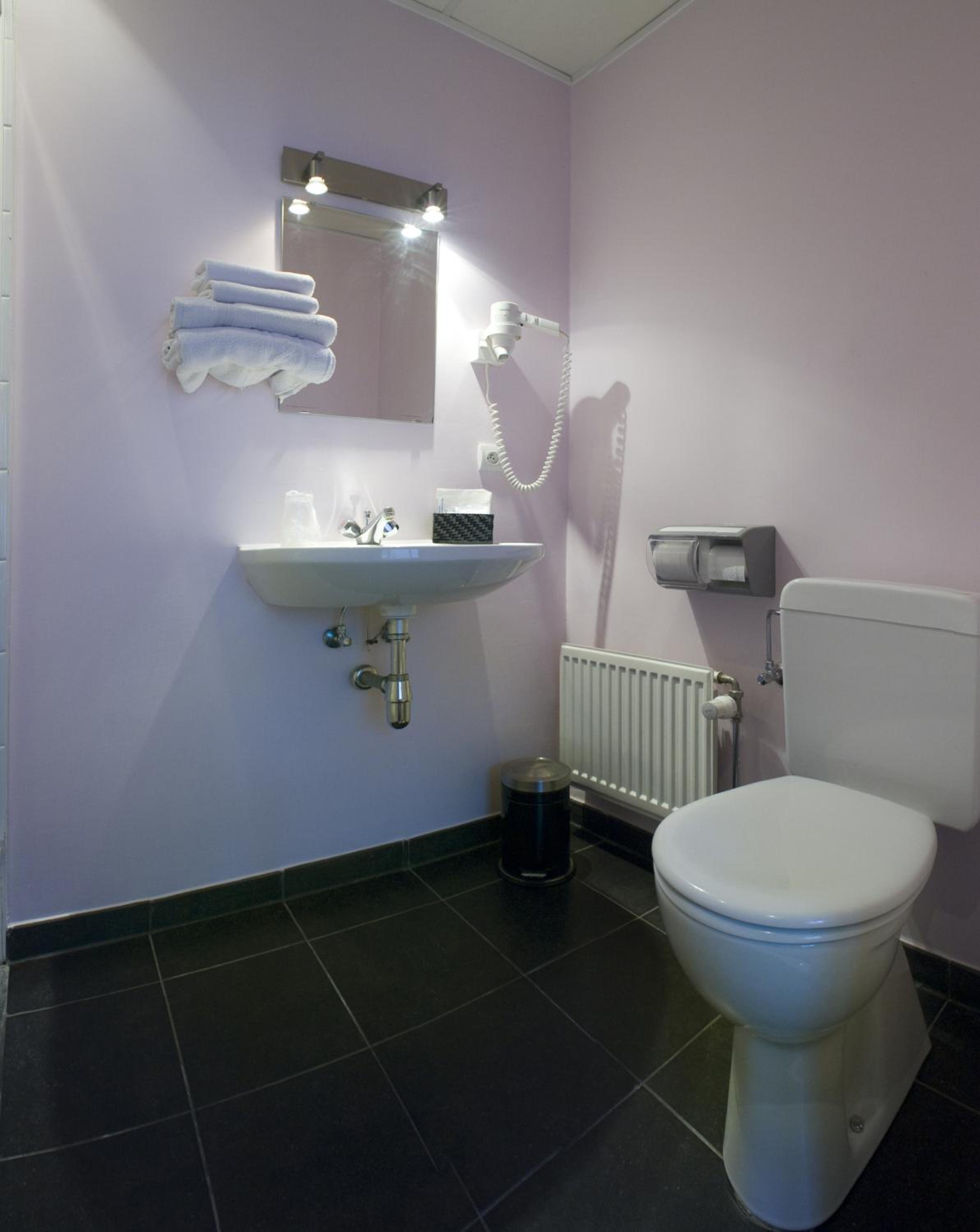 Budget Double or Twin Room - Photo 4