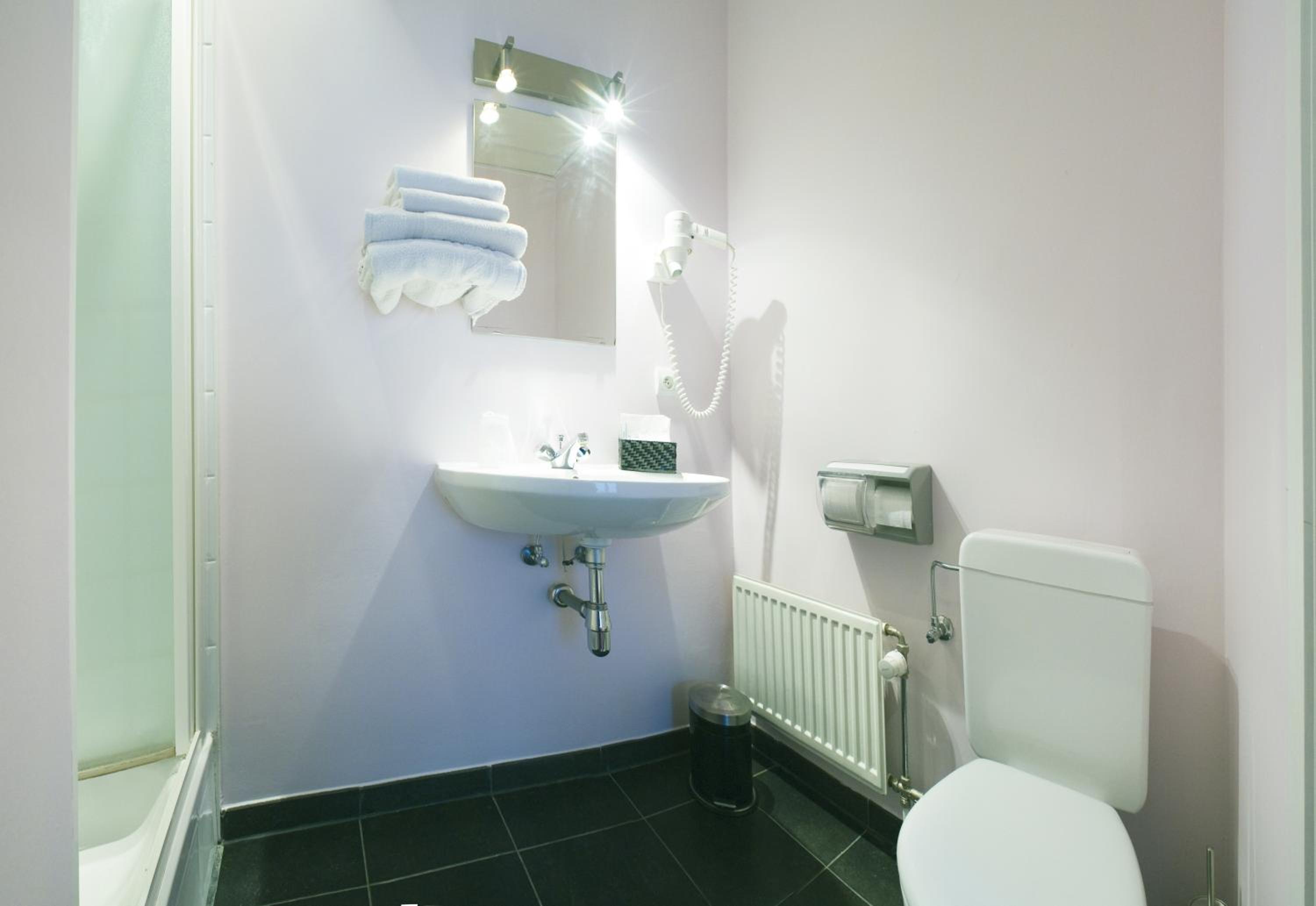 Budget Triple Room - Photo 4
