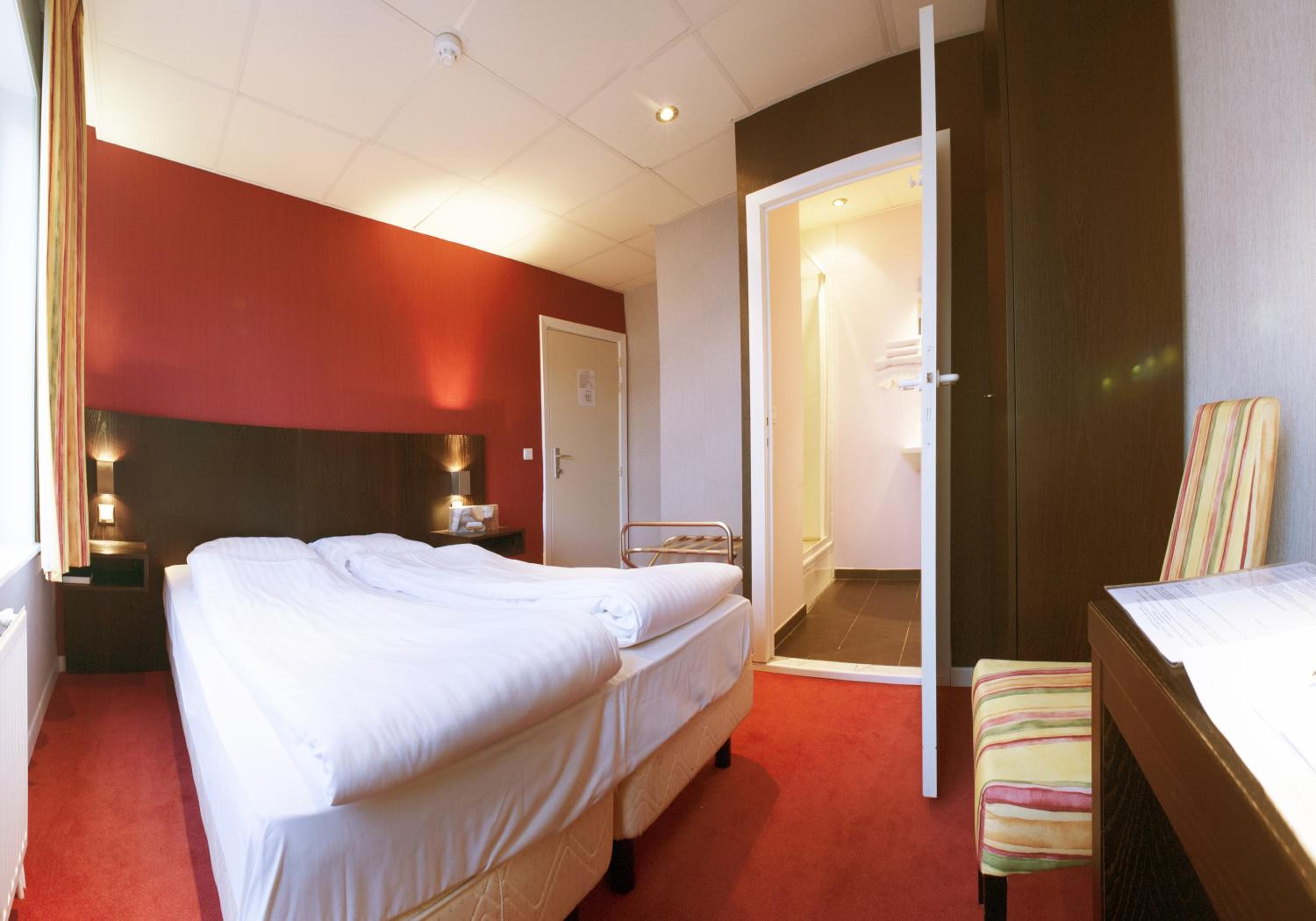 Budget Double or Twin Room - Photo 13