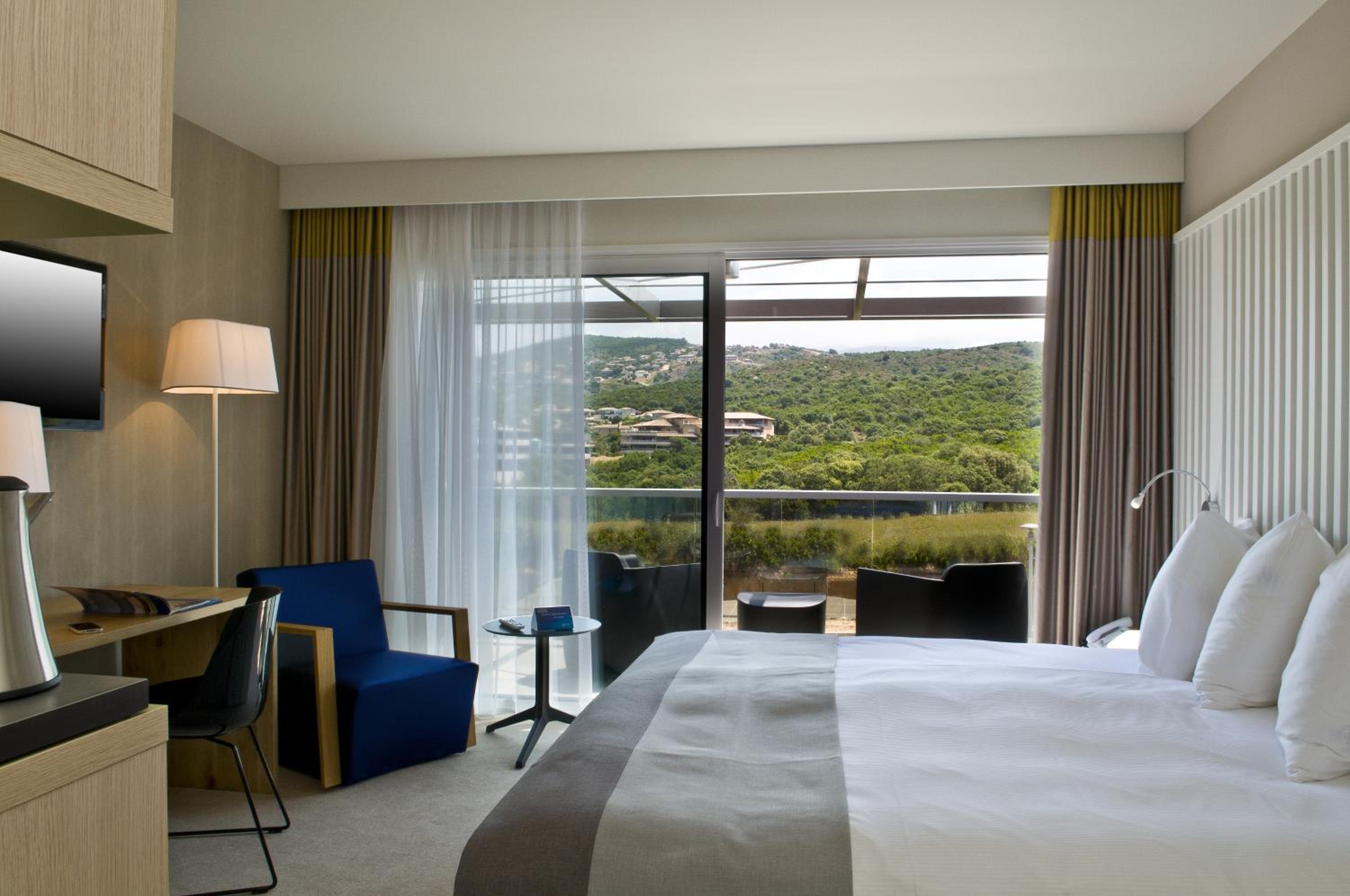 Superior Room - Maquis View & Balcony - Photo 3
