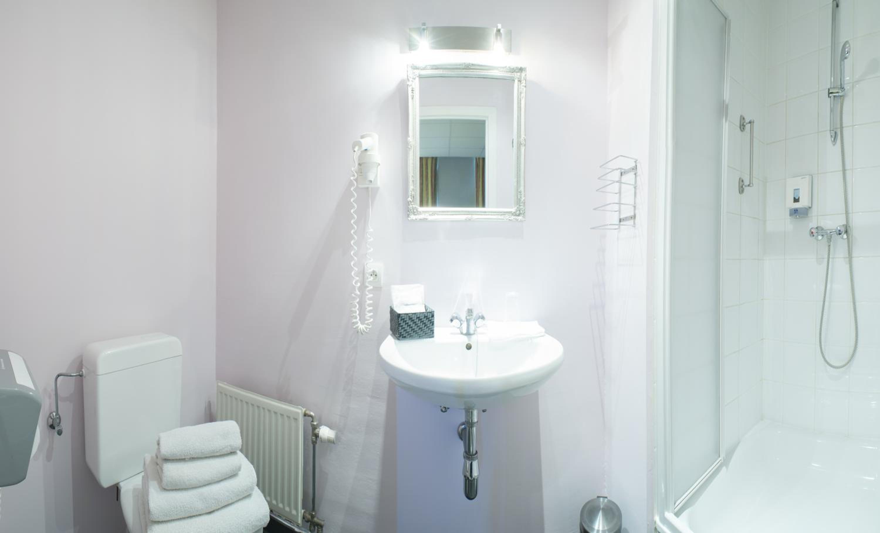 Budget Double or Twin Room - Photo 17