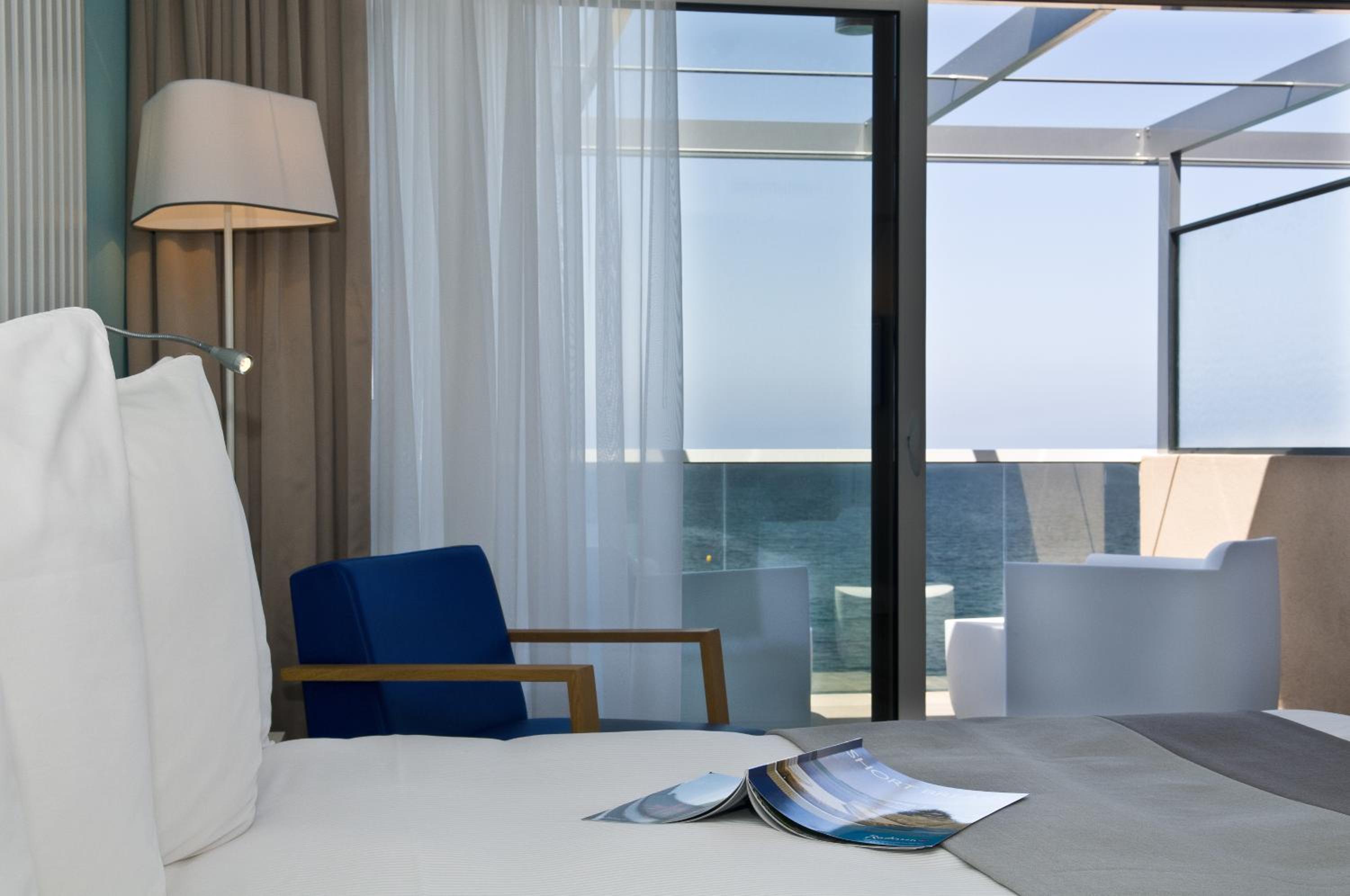 Premium Room - Sea View & Balcony - Photo 1