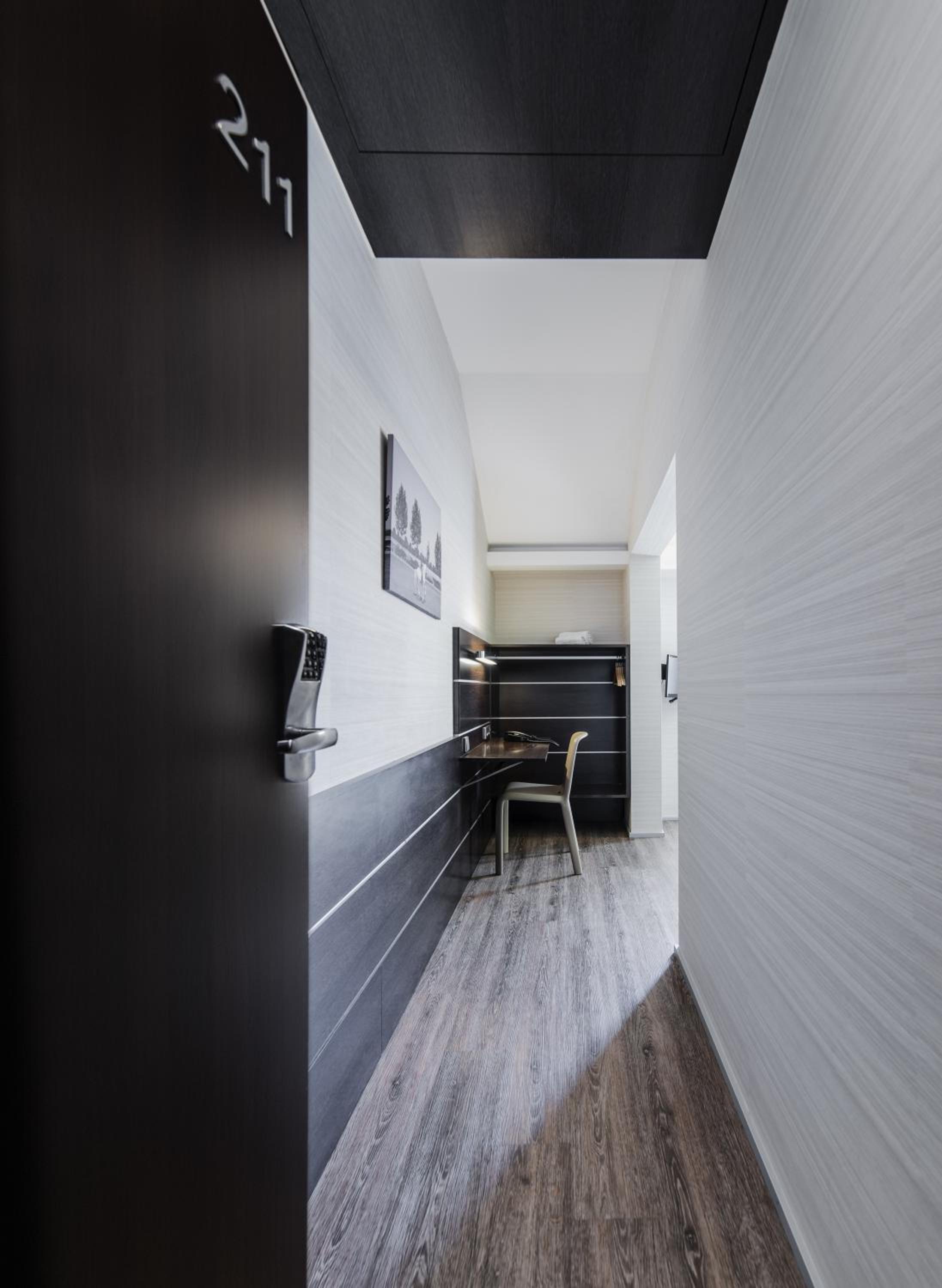 Standard Twin Room - Photo 4