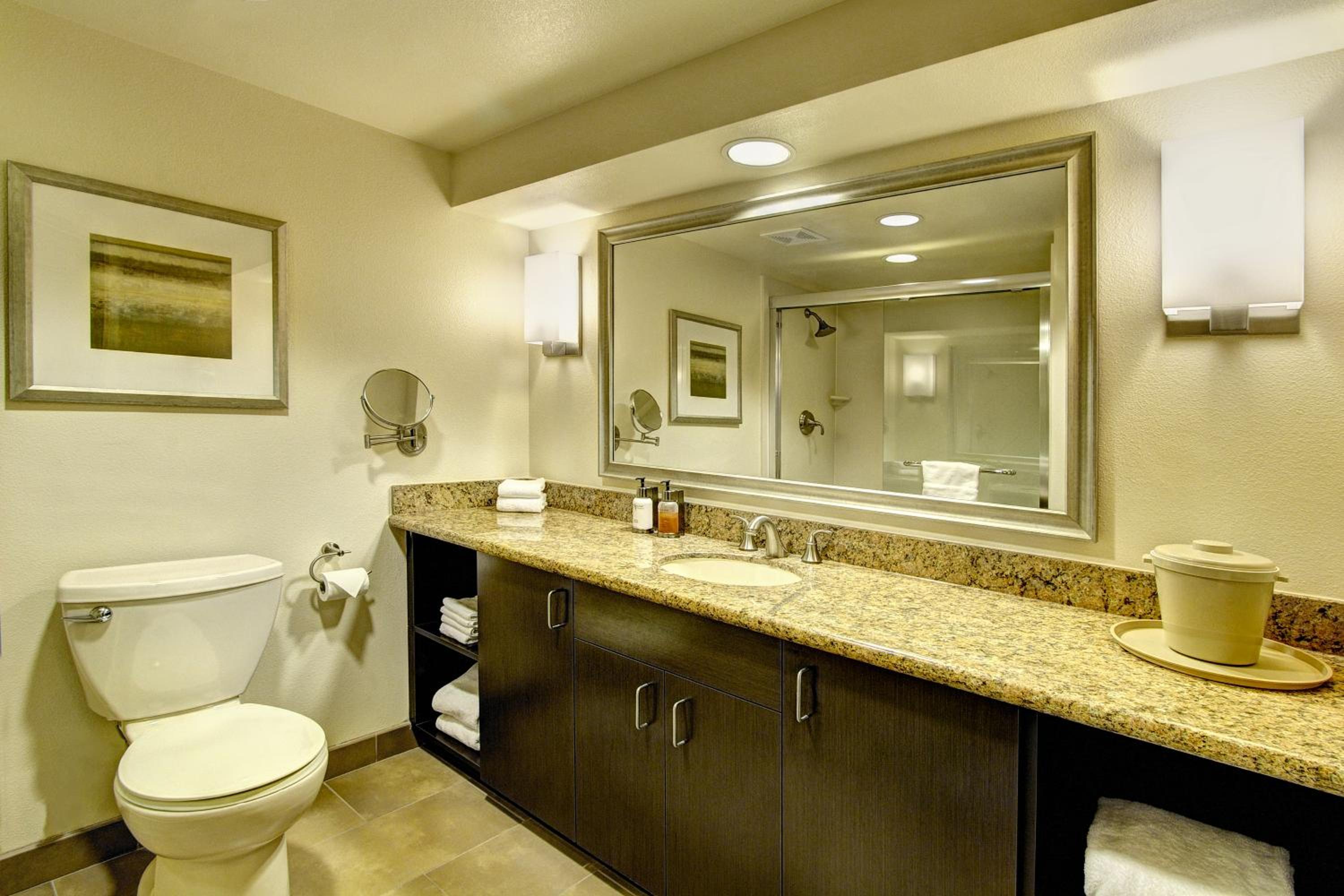 Junior King Suite - Photo 2