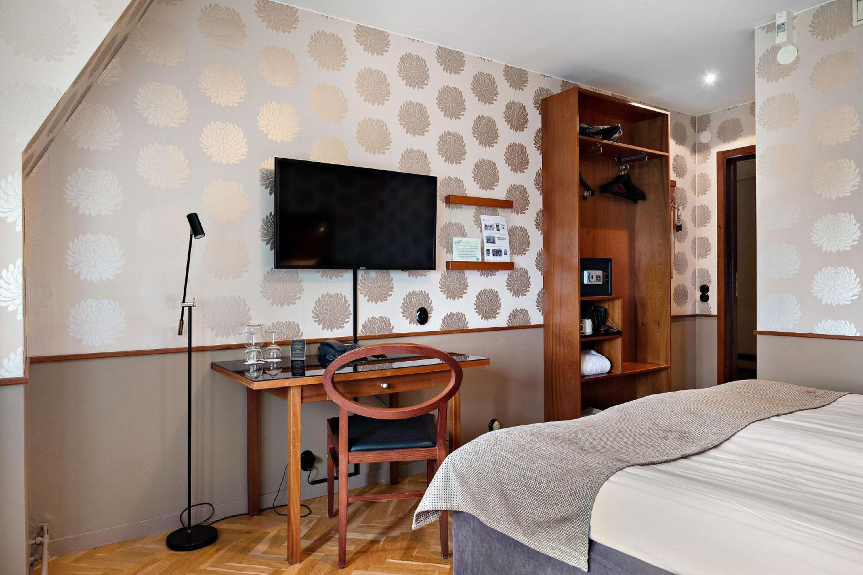 Standard Double Room photo 3
