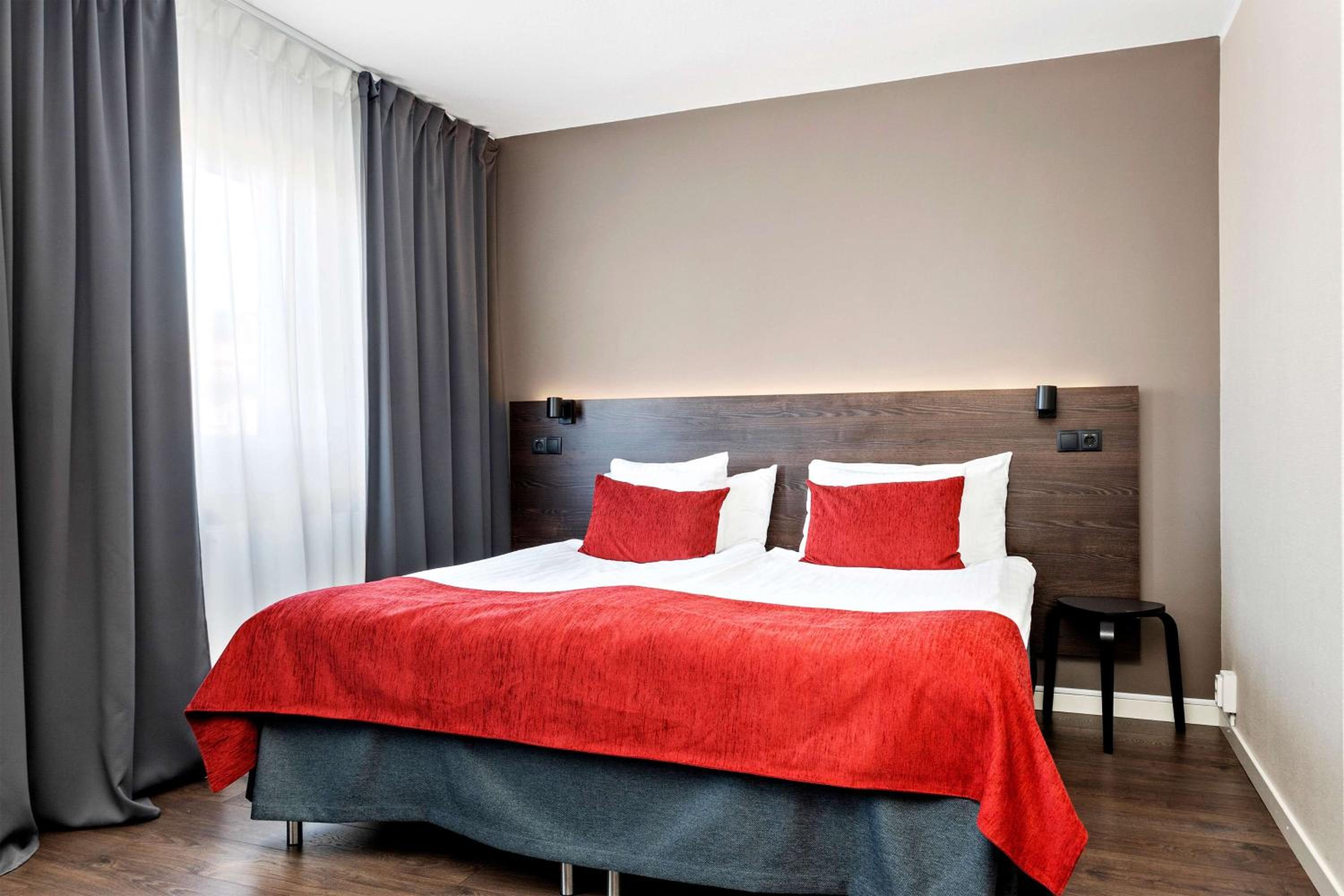 Standard King Room photo 2