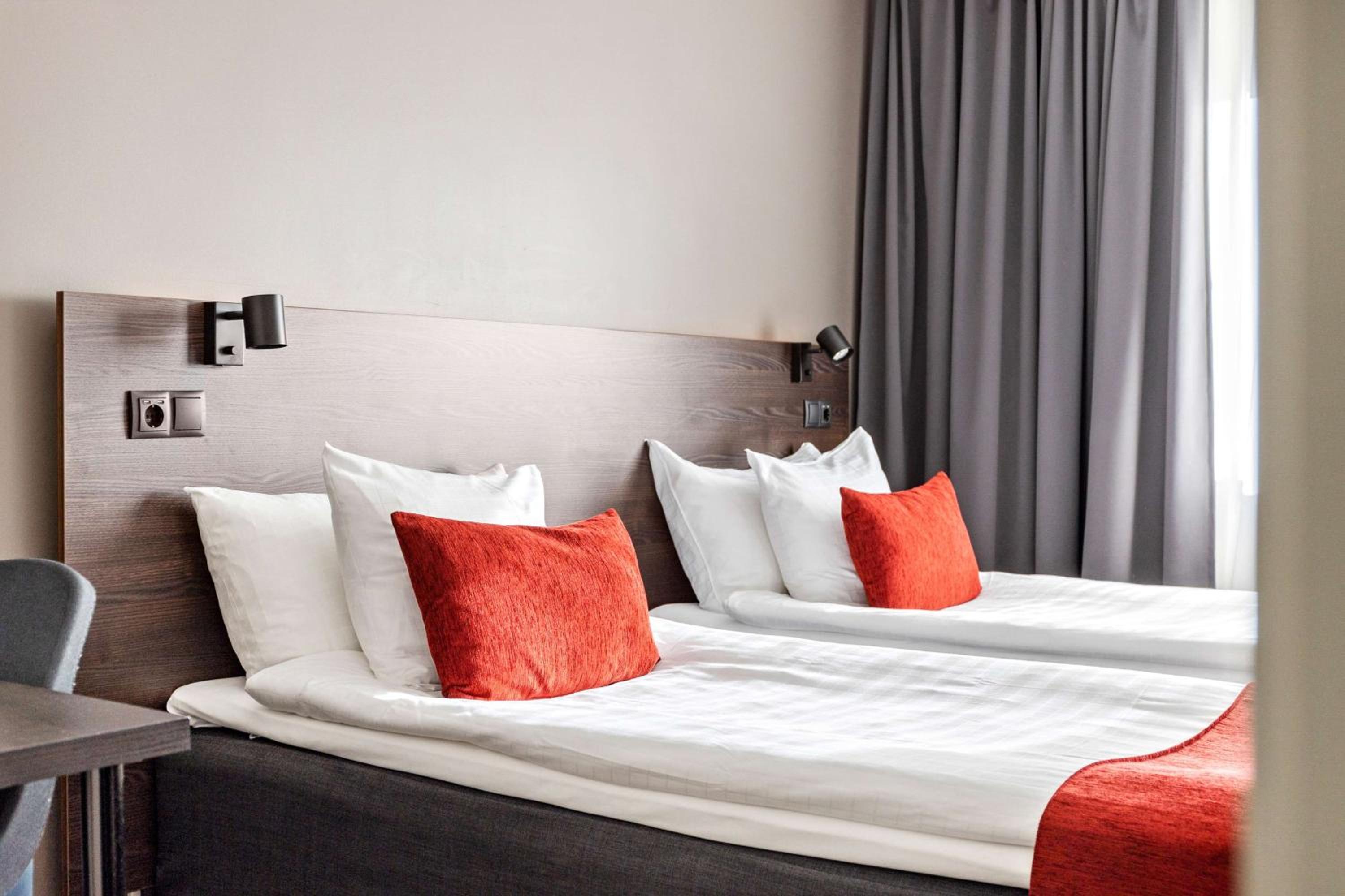 Standard King Room photo 1