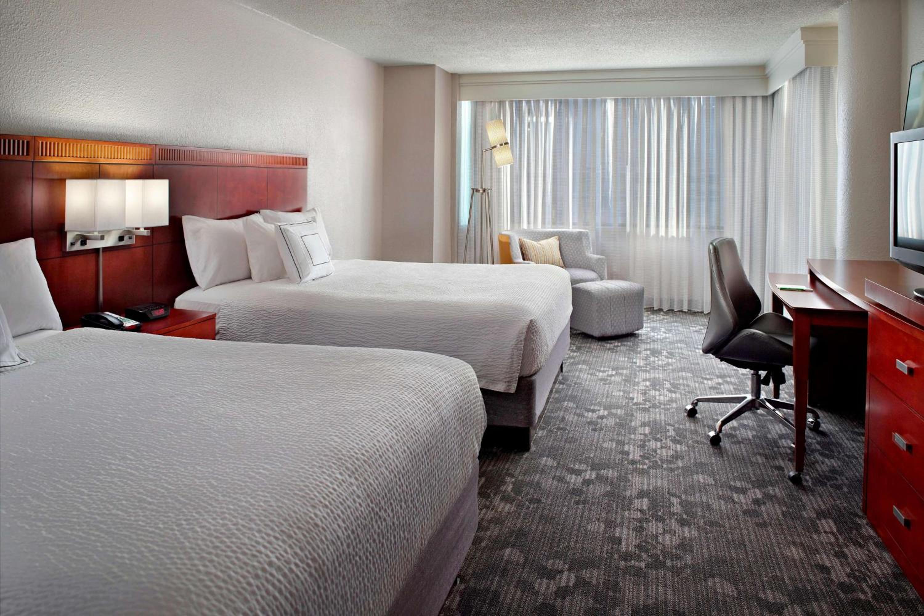 Guestroom Two Queens