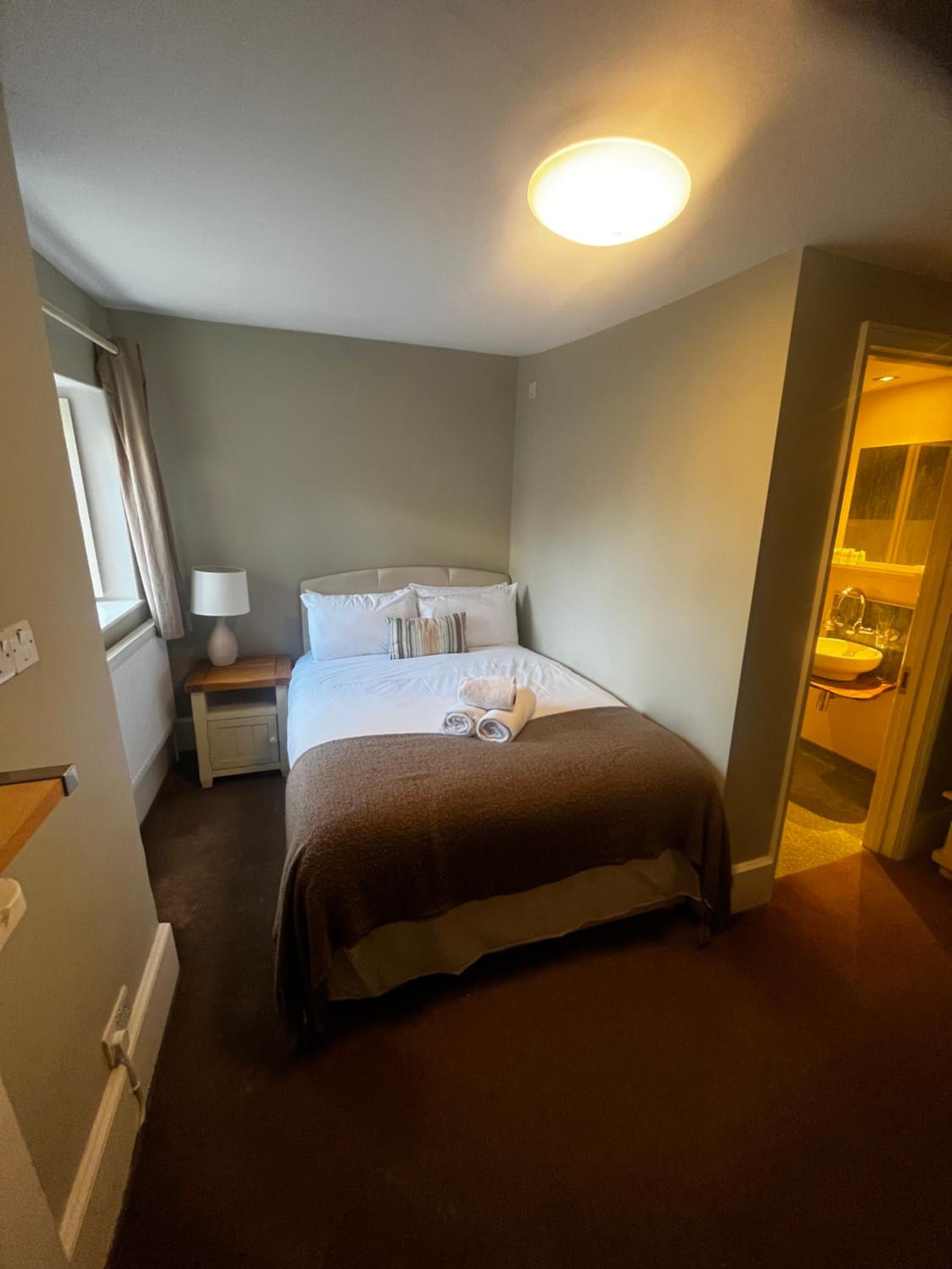 Economy Double Room photo 2