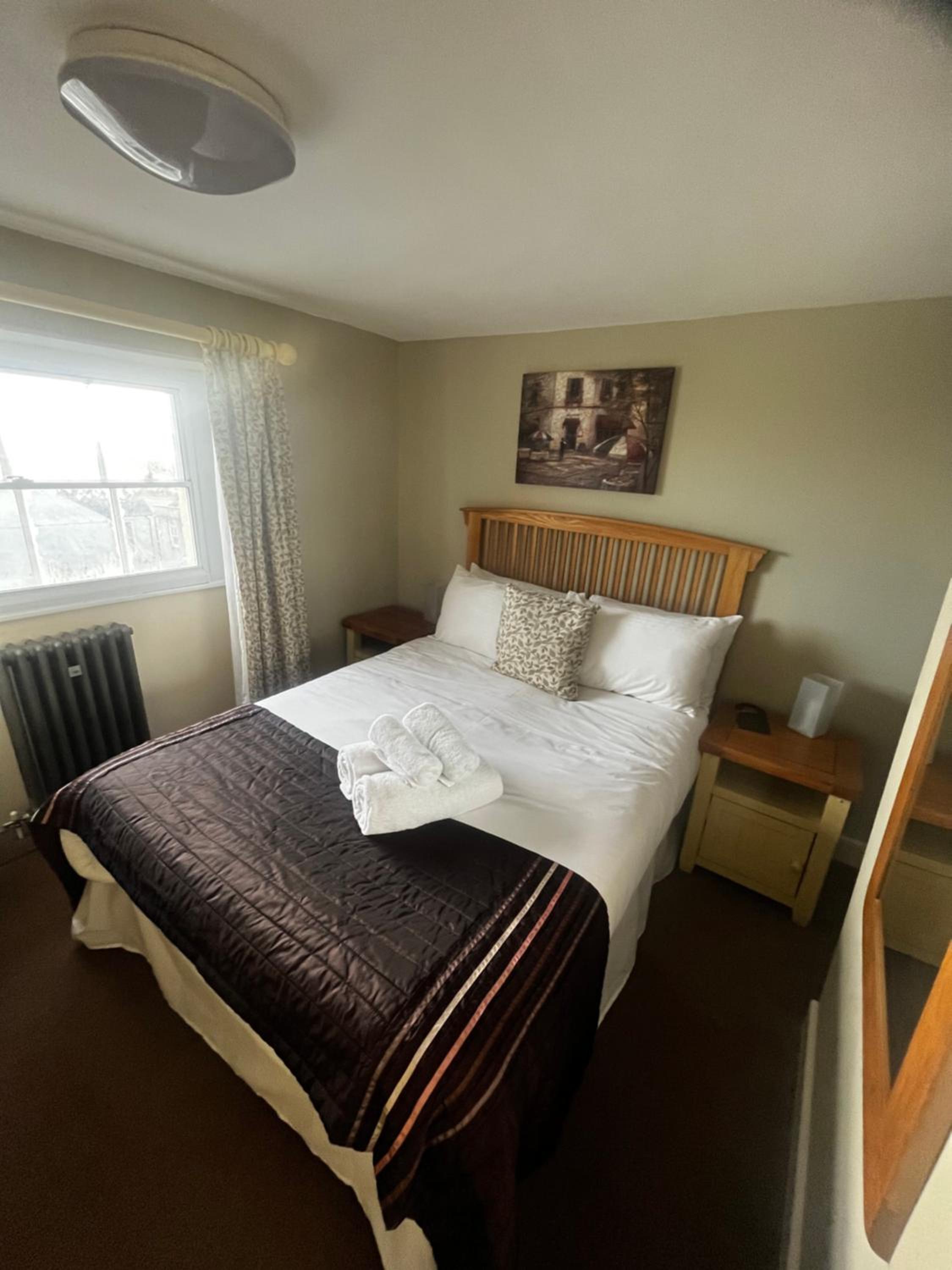 Double Room - Photo 6