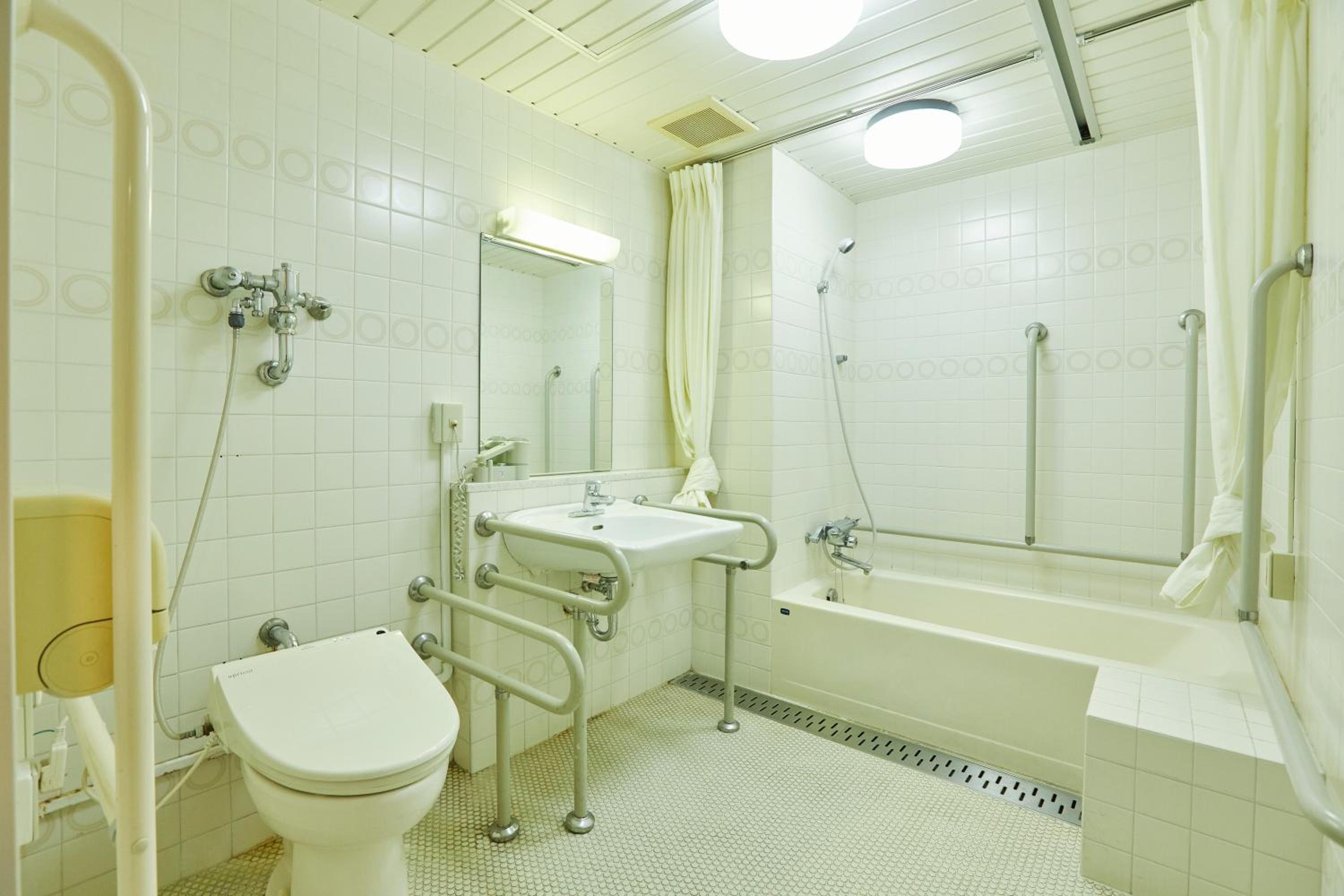 Accessible Room (With Private Bath) photo 2