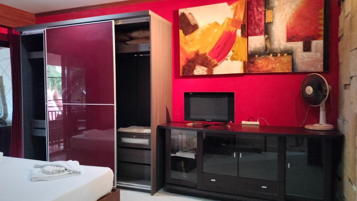 Apartment with Garden View - Photo 4