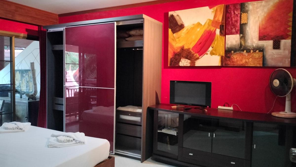 Apartment with Garden View - Photo 6