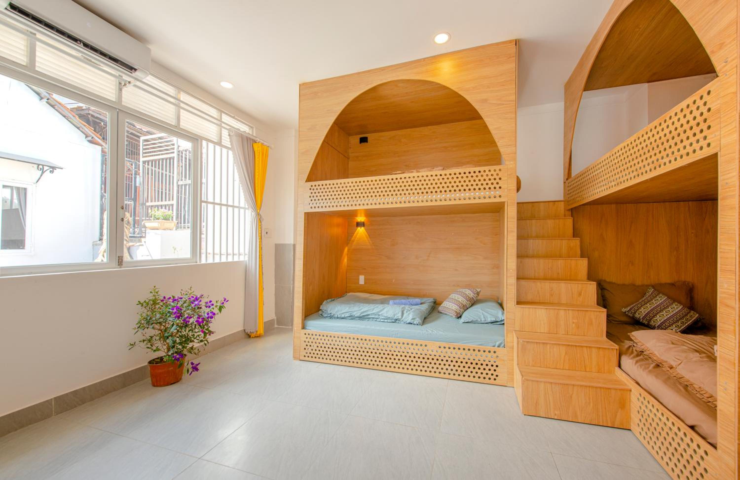 8-Bed Mixed Dormitory Room photo 3