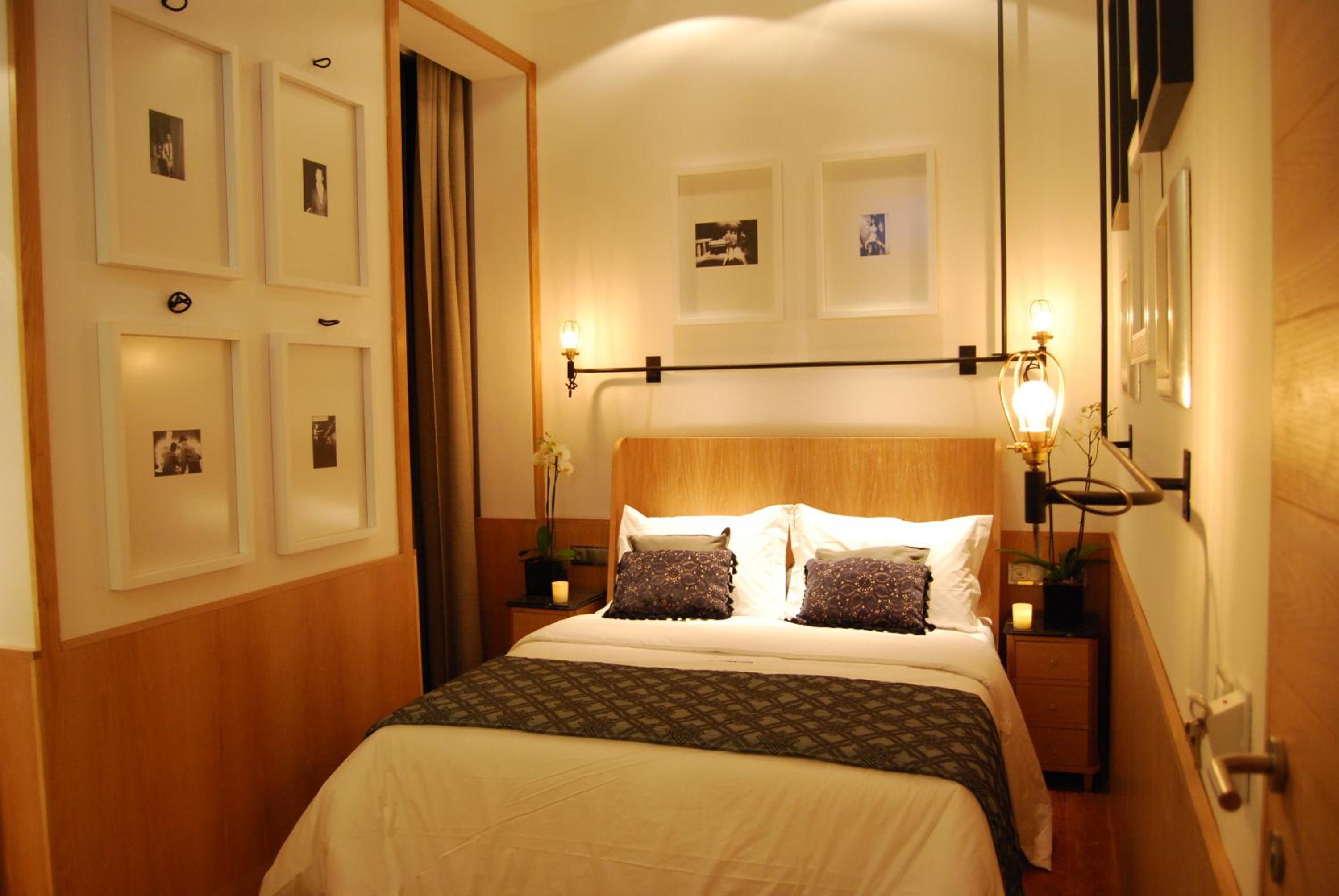 Small Room with Interior View - Photo 9